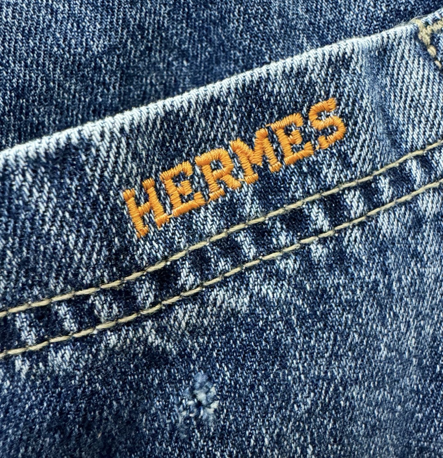 Hermès爱马仕 专柜新品，原版牛仔裤 原版重工打造，品牌经典LOGO设计，三标齐全！原版五金辅料。专