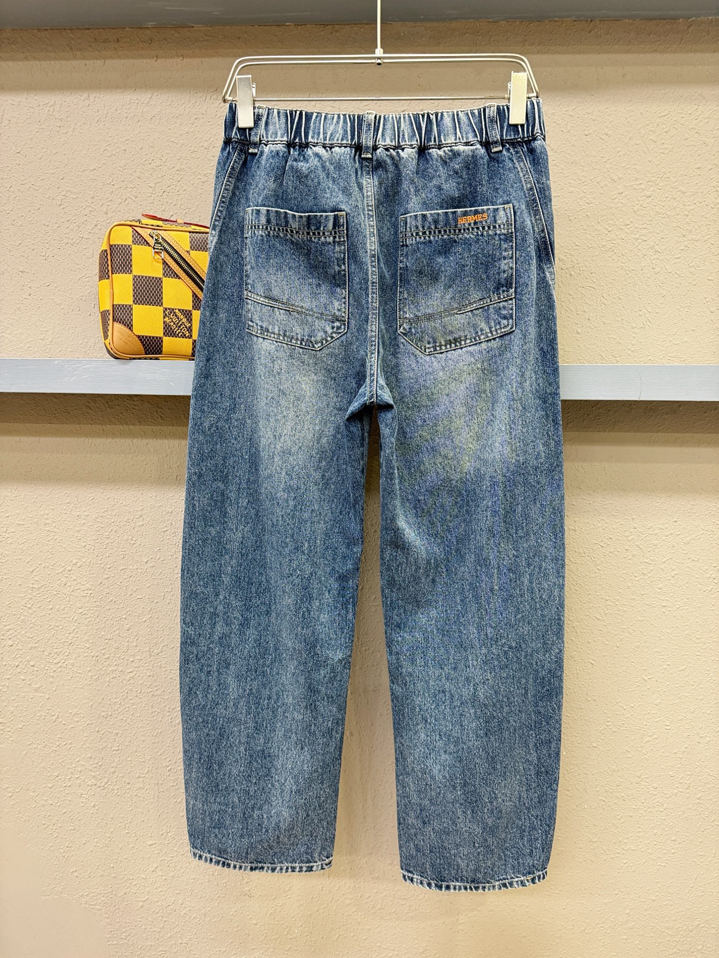 Hermès爱马仕 专柜新品，原版牛仔裤 原版重工打造，品牌经典LOGO设计，三标齐全！原版五金辅料。专