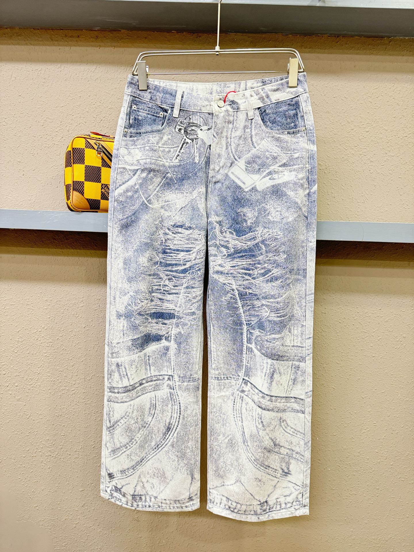 Acne Studlos 专柜新品，原版牛仔裤 原版重工打造，品牌经典LOGO设计，三标齐全！原版五金辅