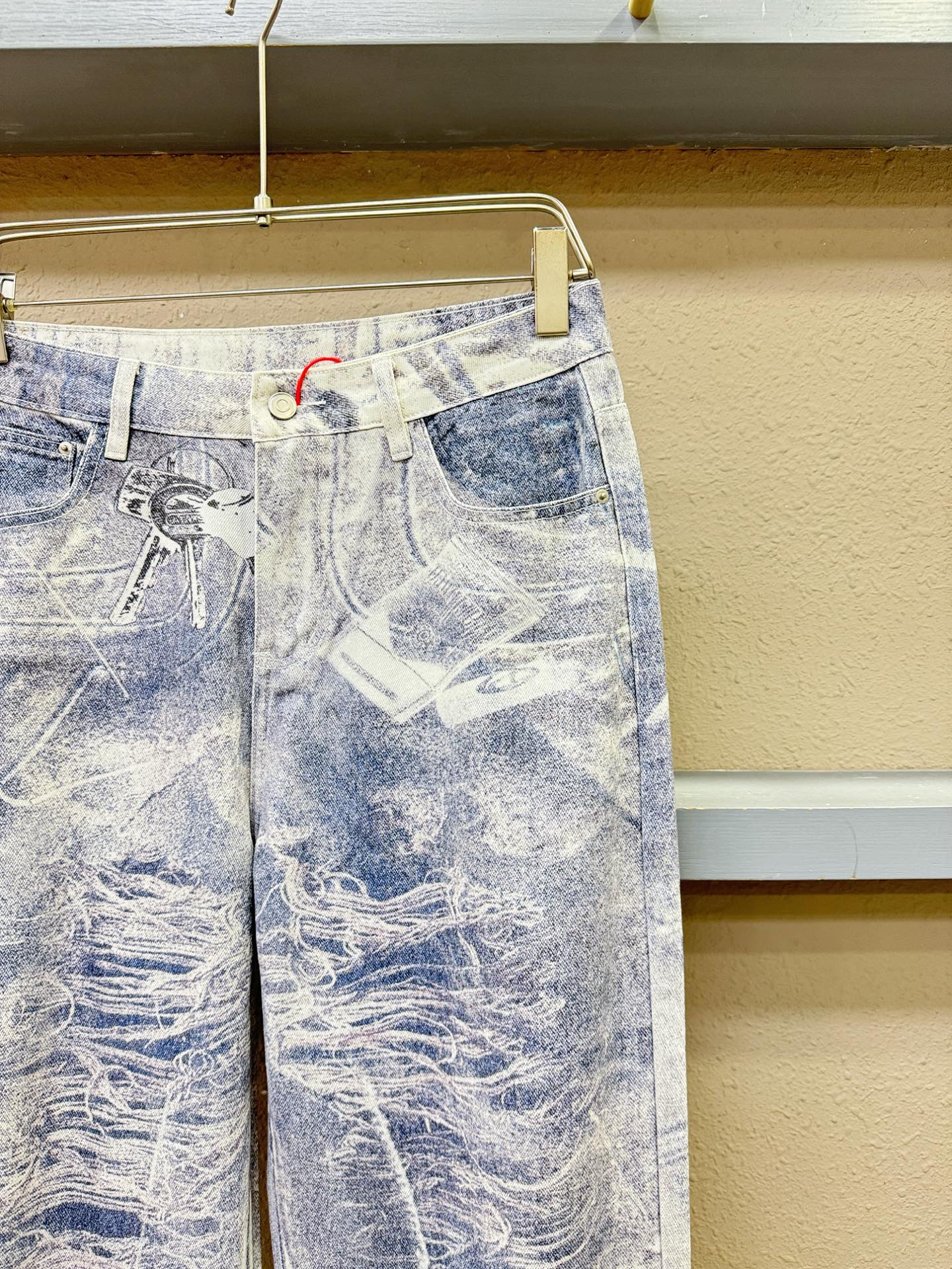 Acne Studlos 专柜新品，原版牛仔裤 原版重工打造，品牌经典LOGO设计，三标齐全！原版五金辅