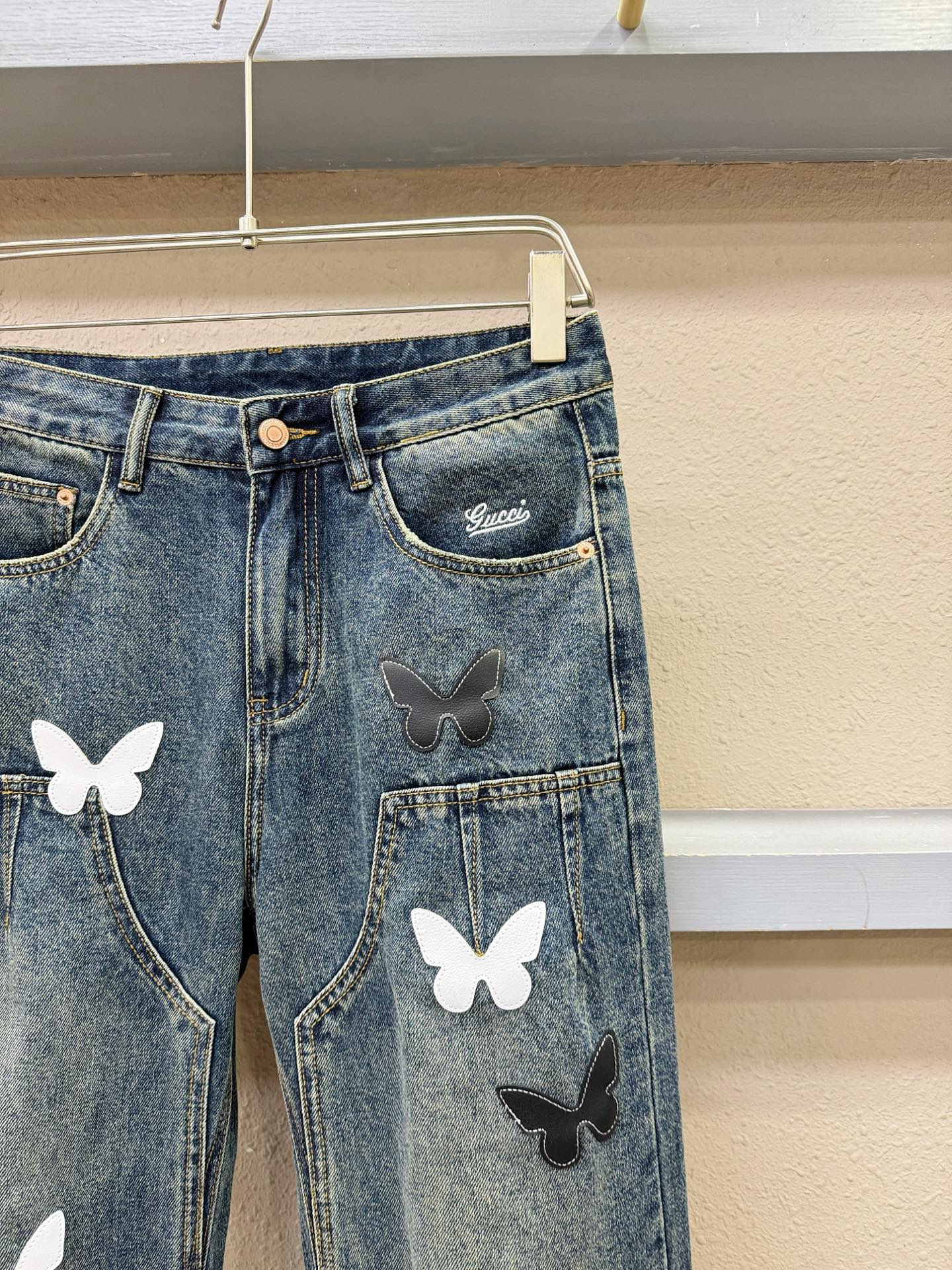 Gucci古奇 专柜新品，原版牛仔裤 原版重工打造，品牌经典LOGO设计，三标齐全！原版五金辅料。专柜定