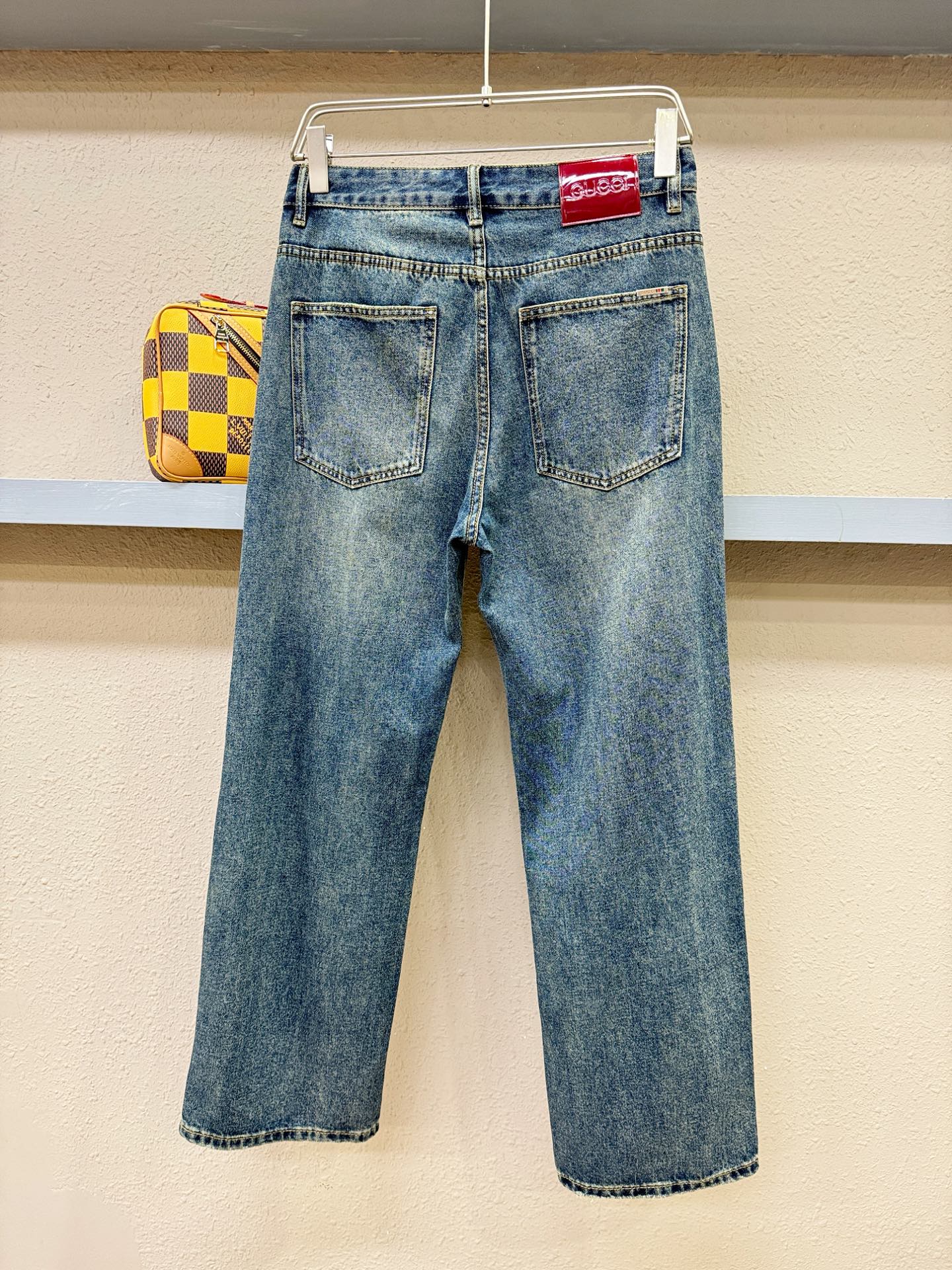 Gucci古奇 专柜新品，原版牛仔裤 原版重工打造，品牌经典LOGO设计，三标齐全！原版五金辅料。专柜定