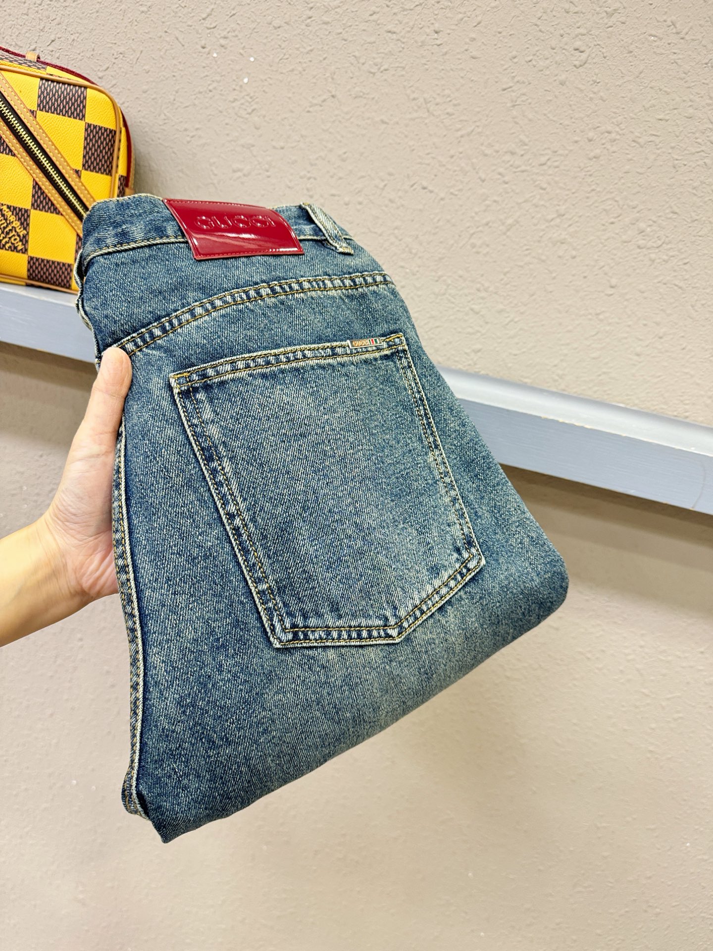 Gucci古奇 专柜新品，原版牛仔裤 原版重工打造，品牌经典LOGO设计，三标齐全！原版五金辅料。专柜定