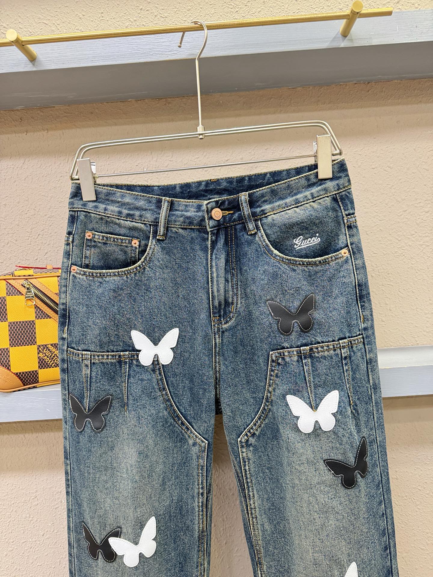 Gucci古奇 专柜新品，原版牛仔裤 原版重工打造，品牌经典LOGO设计，三标齐全！原版五金辅料。专柜定