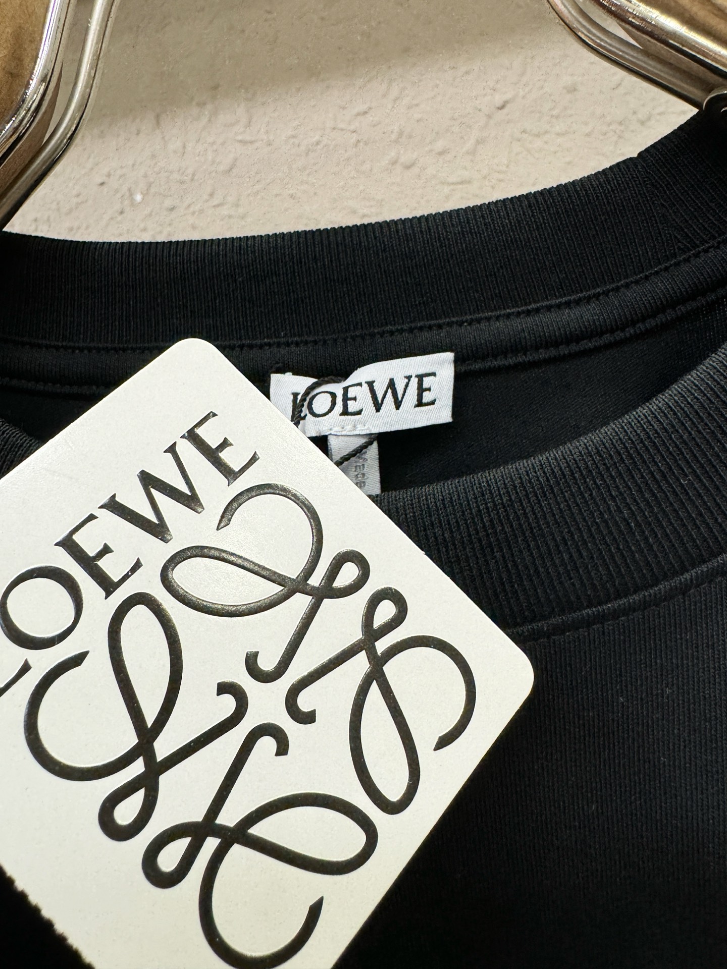 LOEWE罗意威 2026新款短袖T恤！走秀图案时尚休闲短袖T恤衫！设计logo设计！极具设计精选客供面