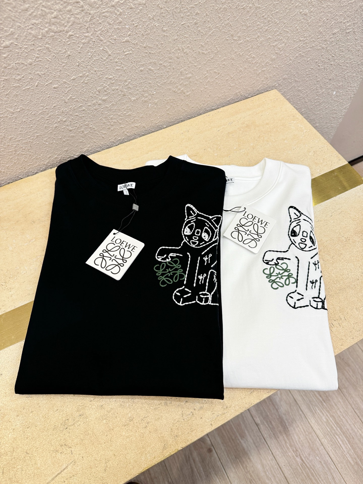 LOEWE罗意威 2026新款短袖T恤！走秀图案时尚休闲短袖T恤衫！设计logo设计！极具设计精选客供面