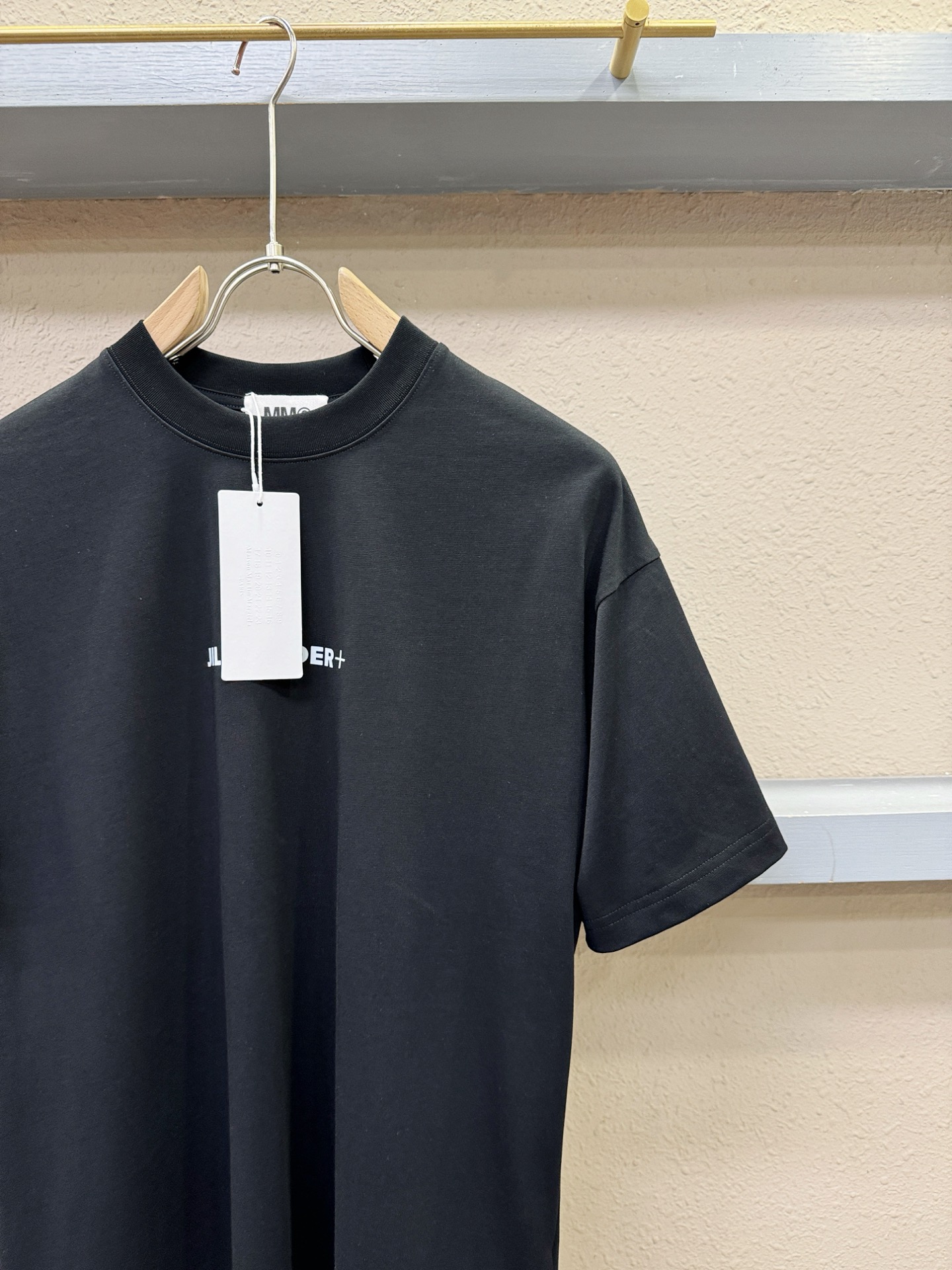 马吉拉 2026新款短袖T恤！走秀图案时尚休闲短袖T恤衫！设计logo设计！极具设计精选客供面料，手感柔