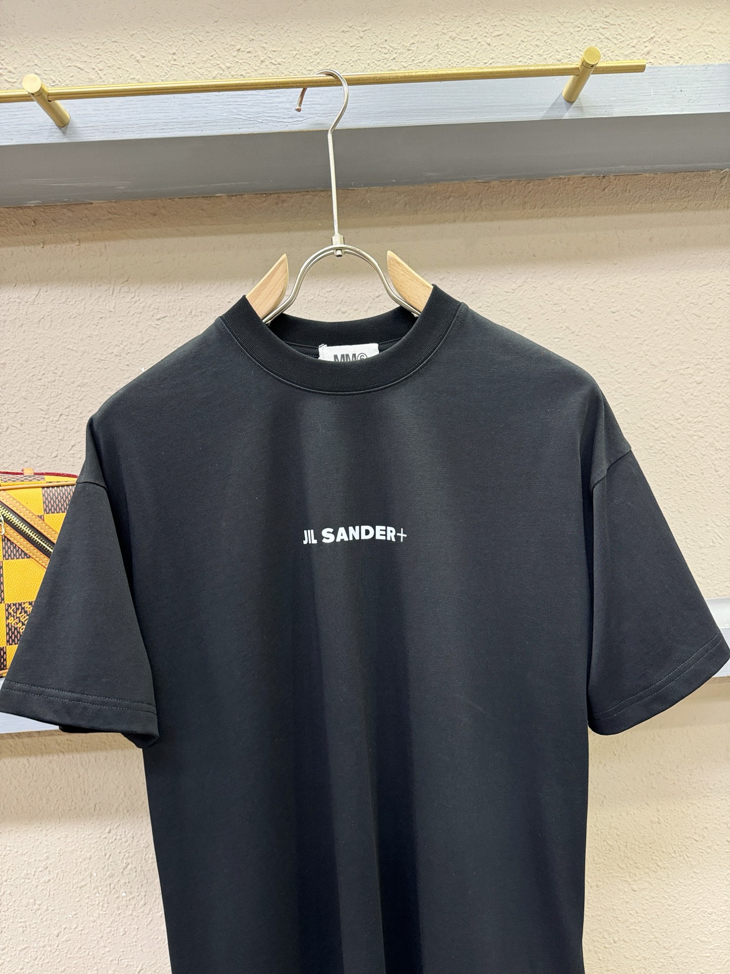 马吉拉 2026新款短袖T恤！走秀图案时尚休闲短袖T恤衫！设计logo设计！极具设计精选客供面料，手感柔