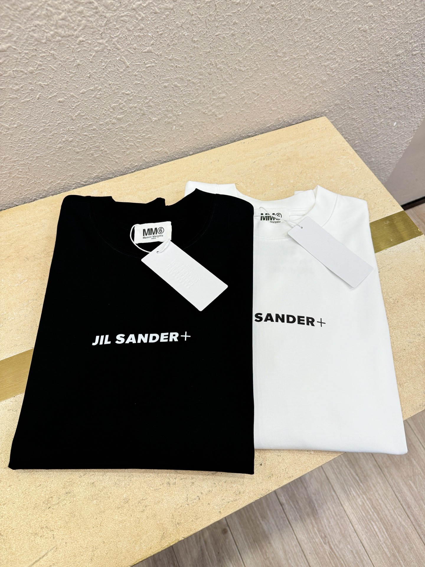 马吉拉 2026新款短袖T恤！走秀图案时尚休闲短袖T恤衫！设计logo设计！极具设计精选客供面料，手感柔