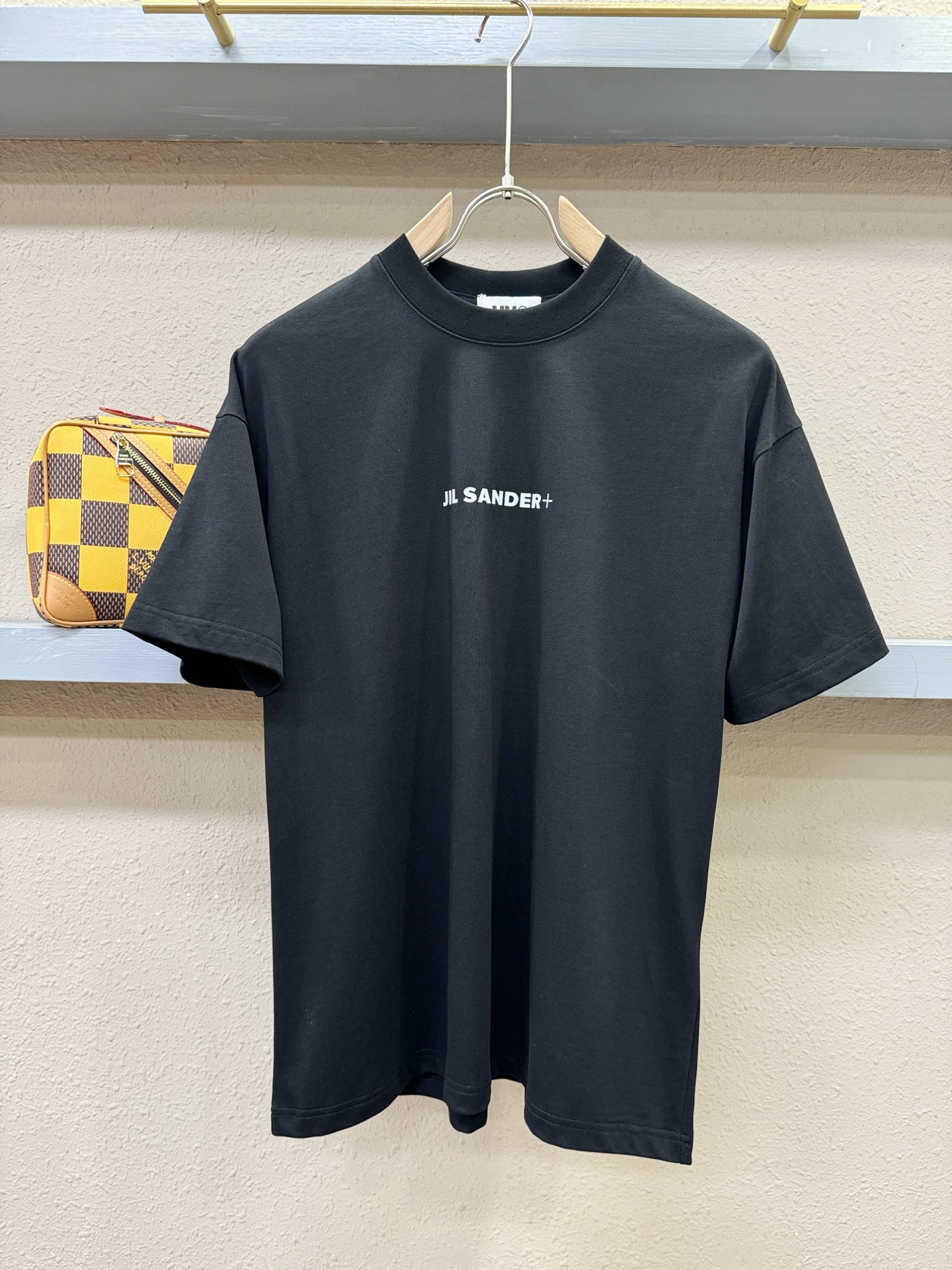 马吉拉 2026新款短袖T恤！走秀图案时尚休闲短袖T恤衫！设计logo设计！极具设计精选客供面料，手感柔