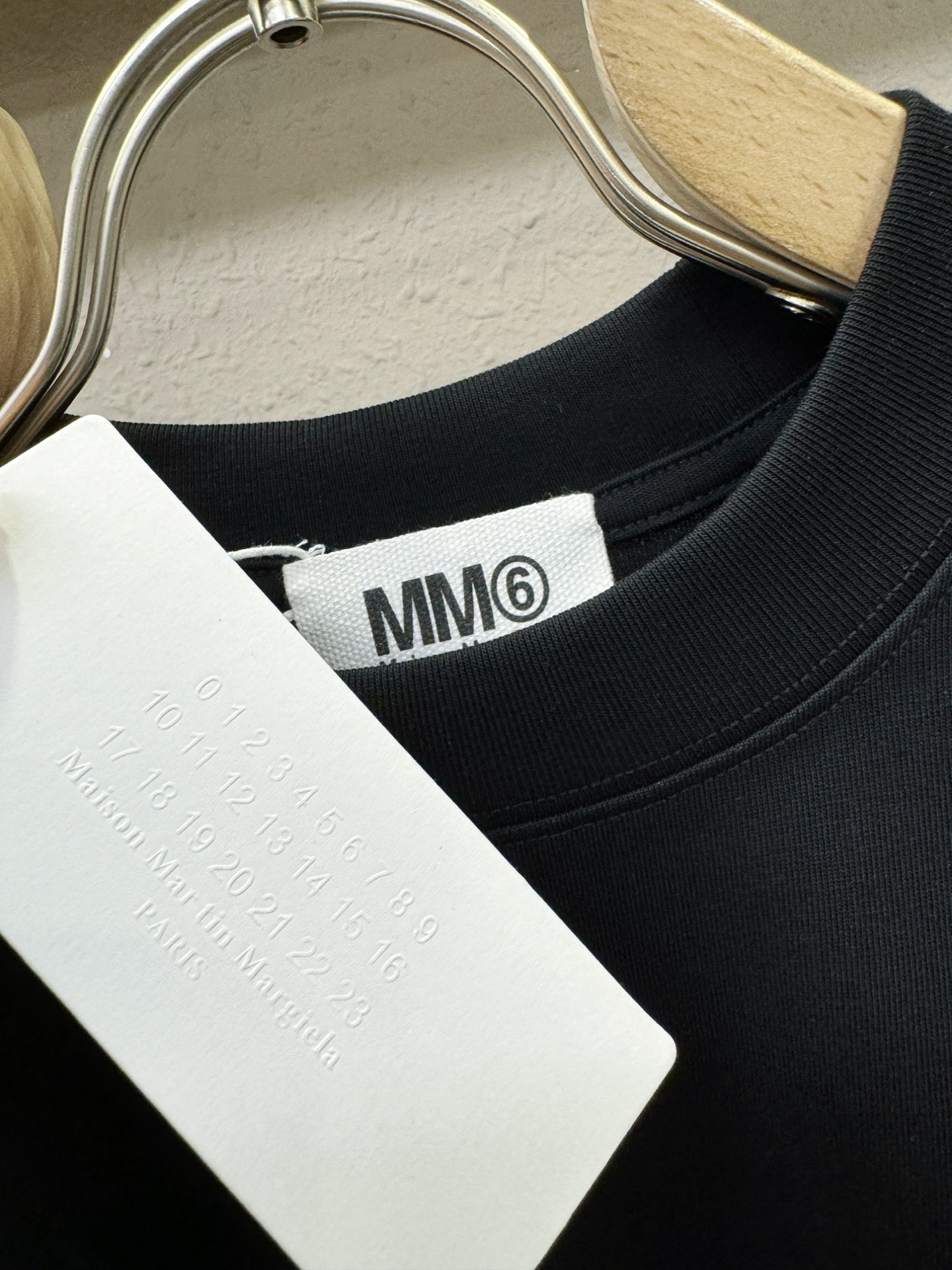 马吉拉 2026新款短袖T恤！走秀图案时尚休闲短袖T恤衫！设计logo设计！极具设计精选客供面料，手感柔