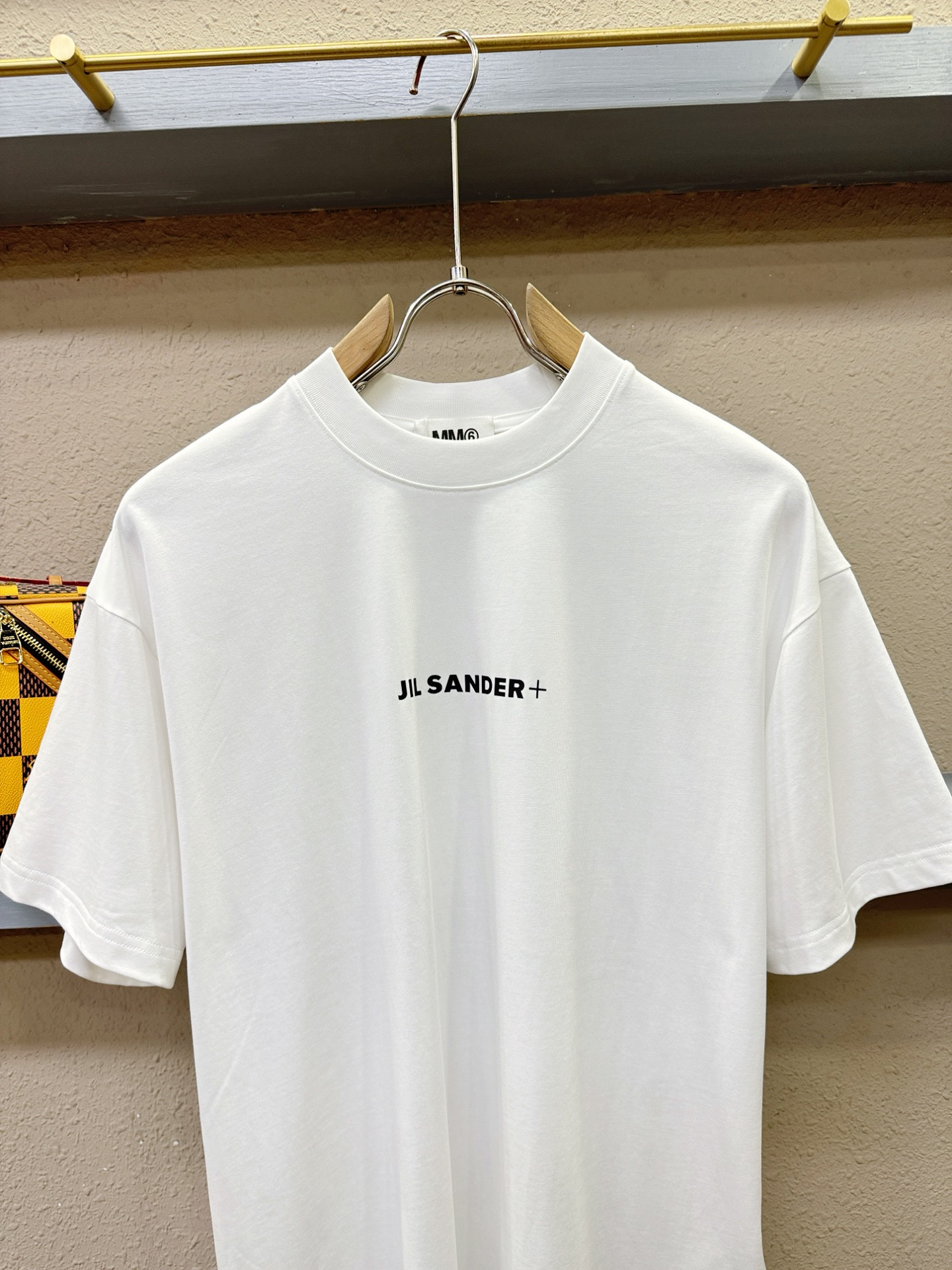 马吉拉 2026新款短袖T恤！走秀图案时尚休闲短袖T恤衫！设计logo设计！极具设计精选客供面料，手感柔