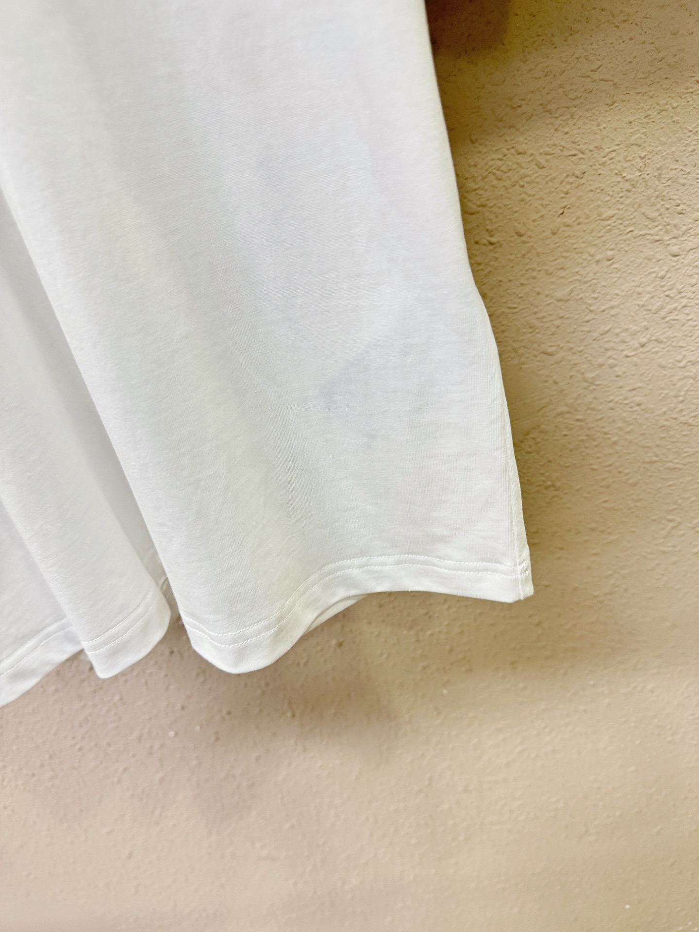 马吉拉 2026新款短袖T恤！走秀图案时尚休闲短袖T恤衫！设计logo设计！极具设计精选客供面料，手感柔