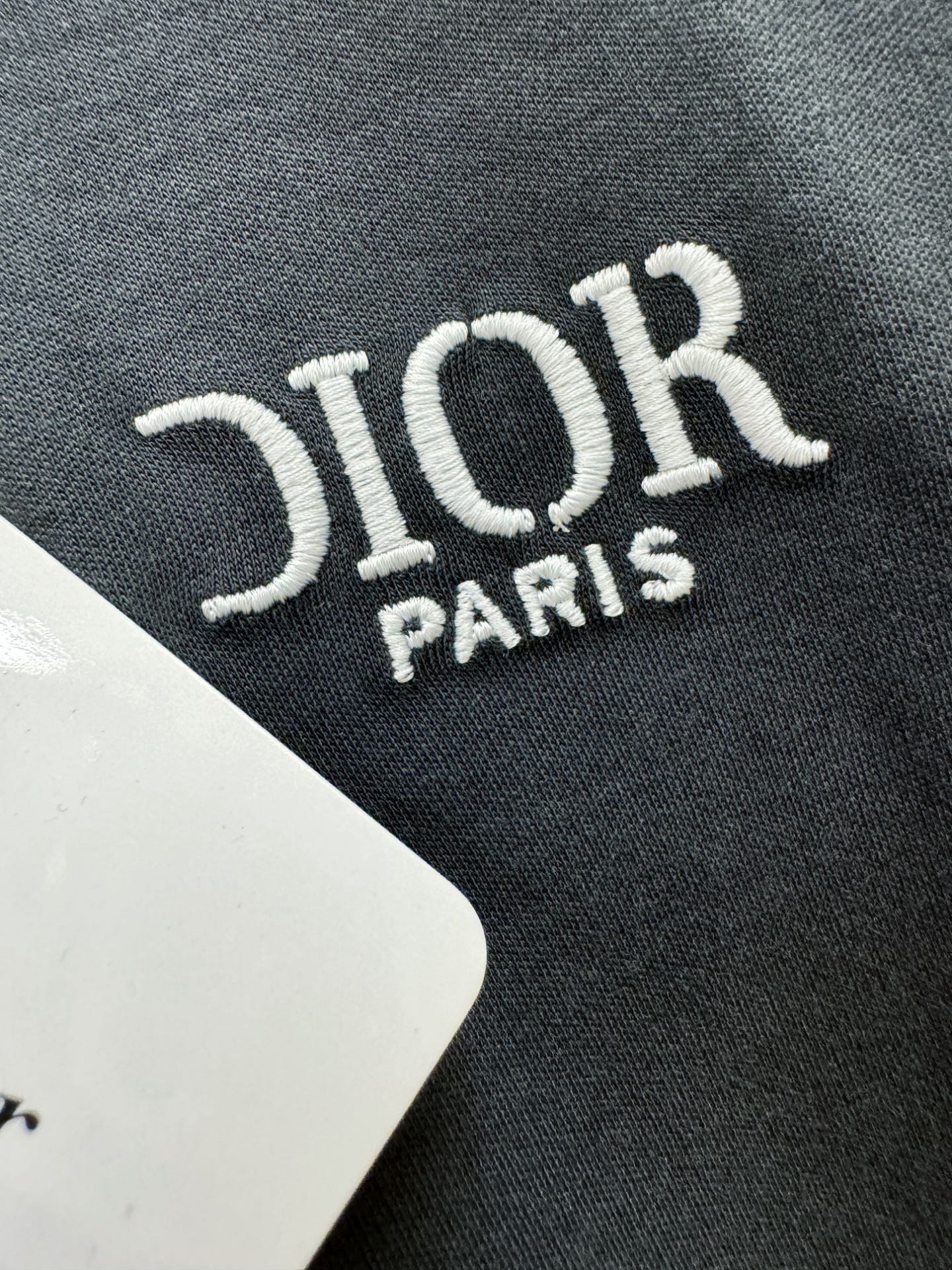 Dior迪奥 新品 长袖翻领，经典Logo设计，百搭款 官网同步发售 定制面料，柔软细腻 舒适透气，亲肤