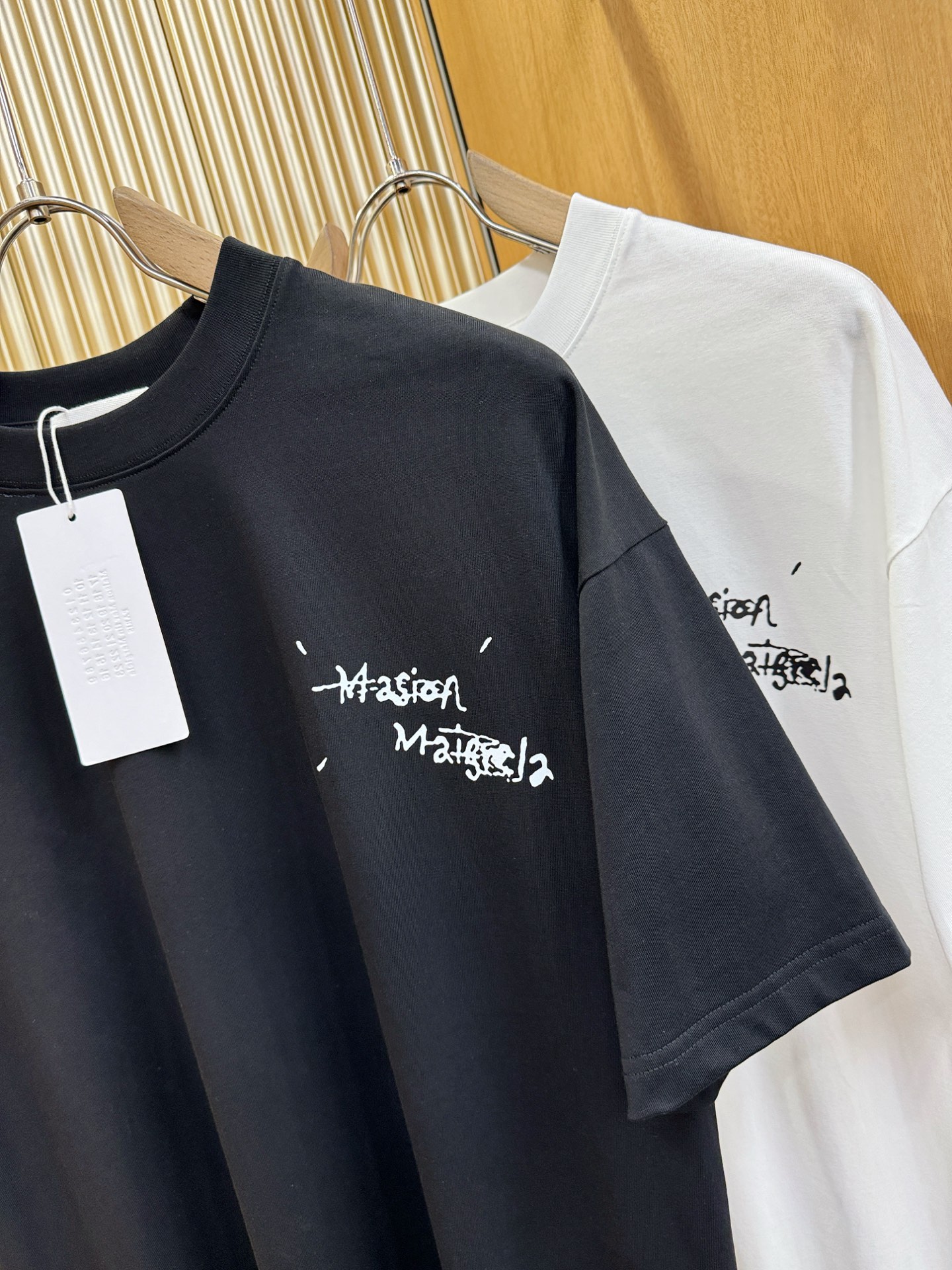 马吉拉 2026新款短袖T恤！走秀图案时尚休闲短袖T恤衫！设计logo设计！极具设计精选客供面料，手感柔