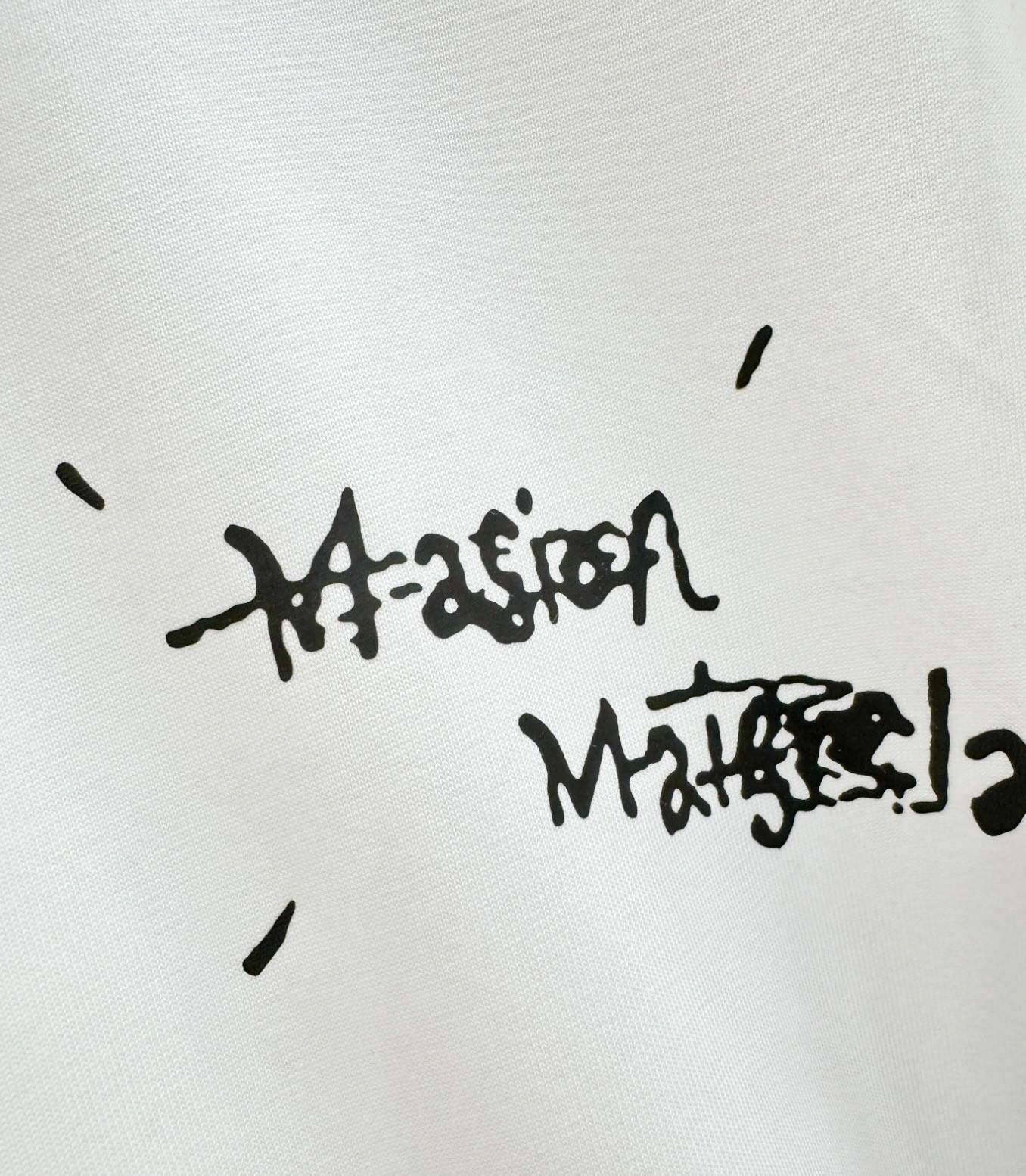 马吉拉 2026新款短袖T恤！走秀图案时尚休闲短袖T恤衫！设计logo设计！极具设计精选客供面料，手感柔