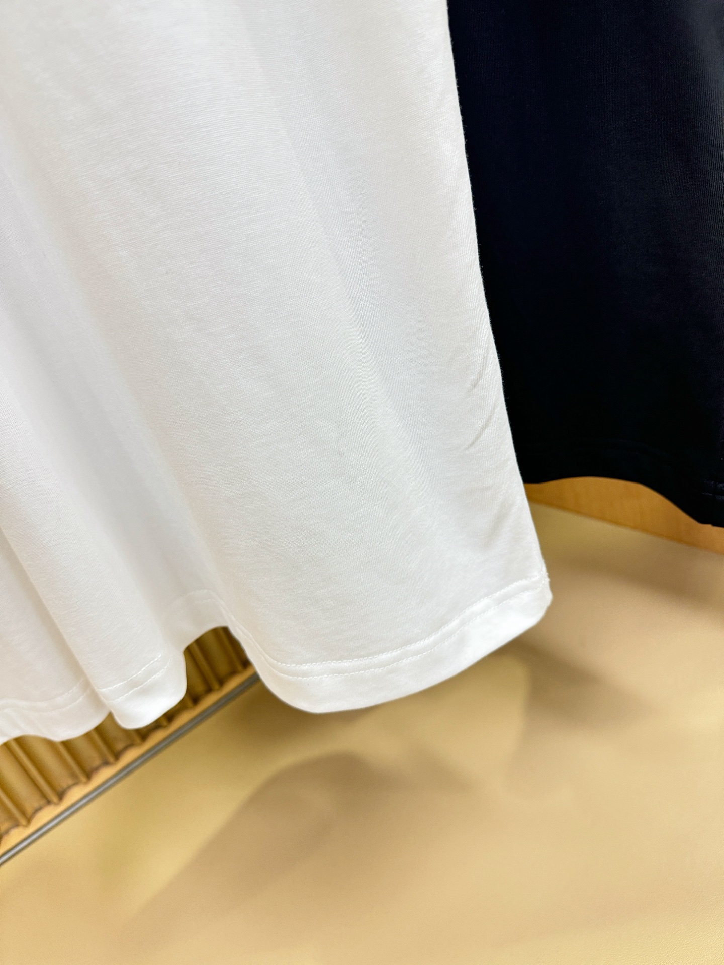 马吉拉 2026新款短袖T恤！走秀图案时尚休闲短袖T恤衫！设计logo设计！极具设计精选客供面料，手感柔