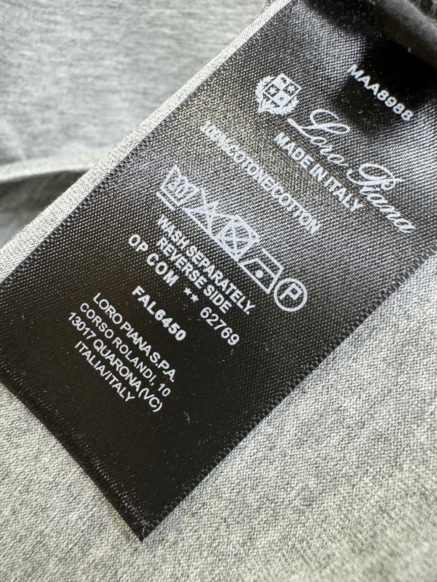 Loro Piana诺悠翩雅 顶级品质 2026新品短袖！原版定制面料，手感柔软。顶级进口私货，时尚设计