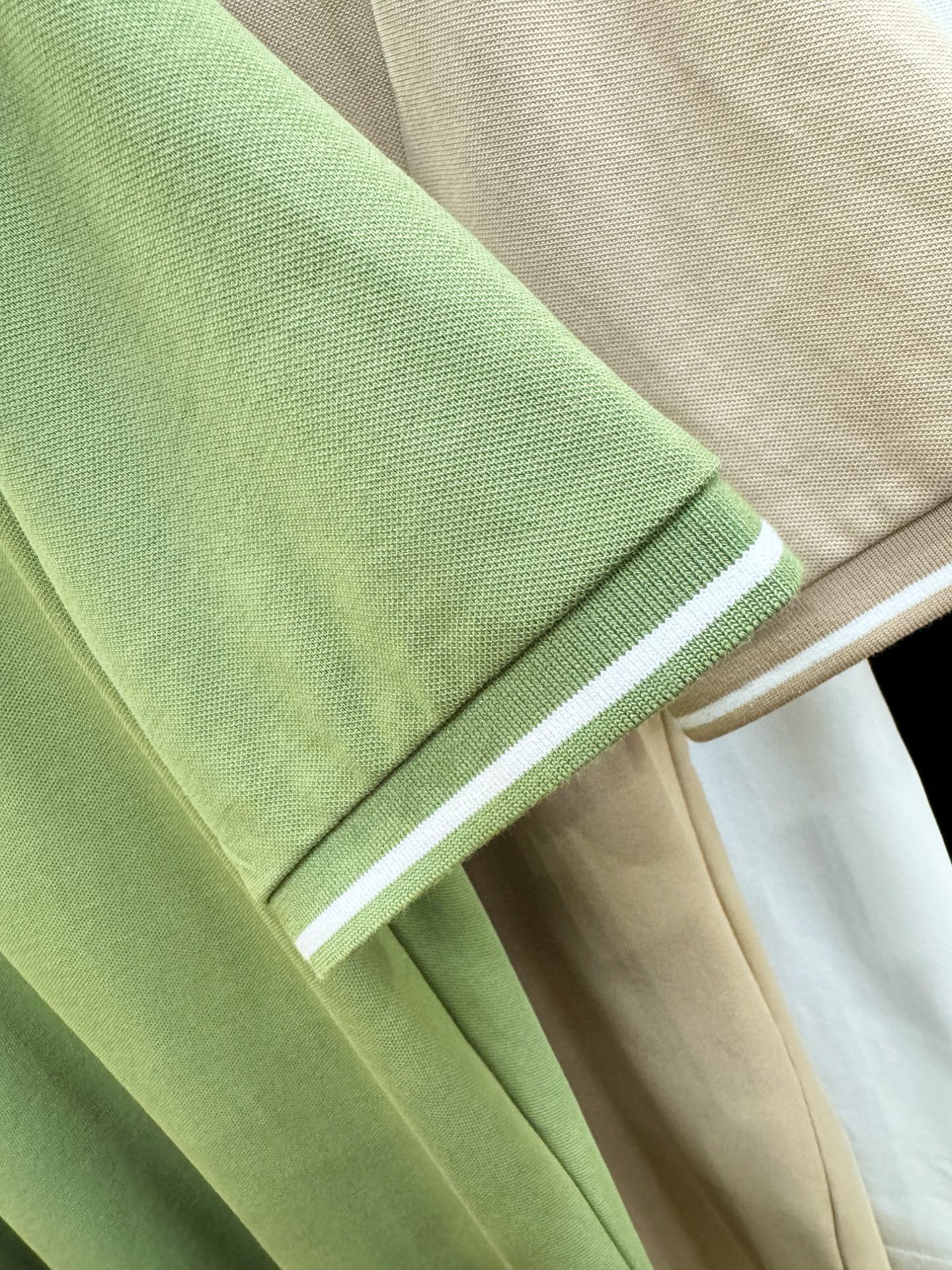 LV路易威登 2026春夏新款首发专柜最新款翻领短袖，珠地丝光棉面料，高端订制 设计前卫时尚！品牌log