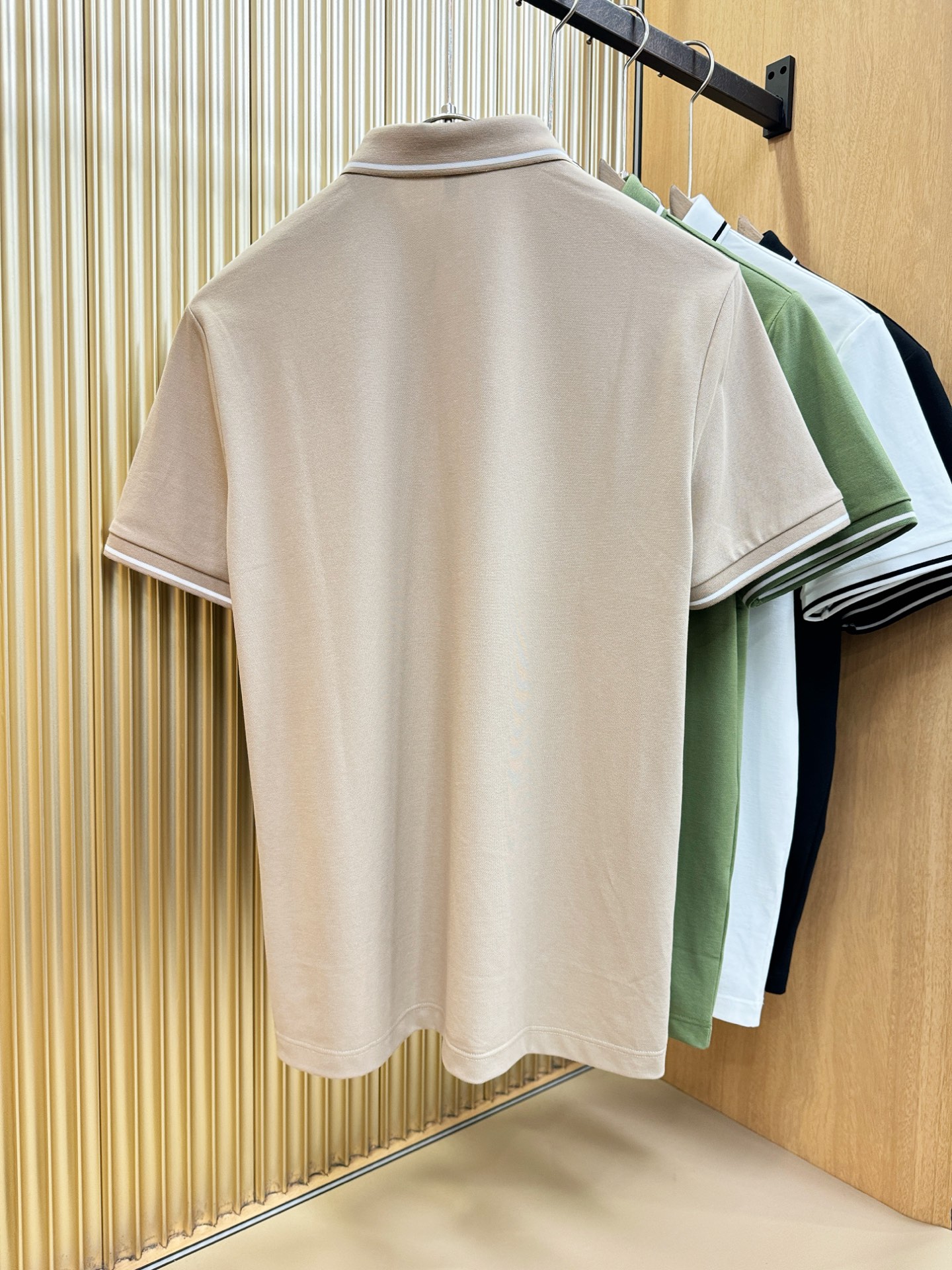 LV路易威登 2026春夏新款首发专柜最新款翻领短袖，珠地丝光棉面料，高端订制 设计前卫时尚！品牌log