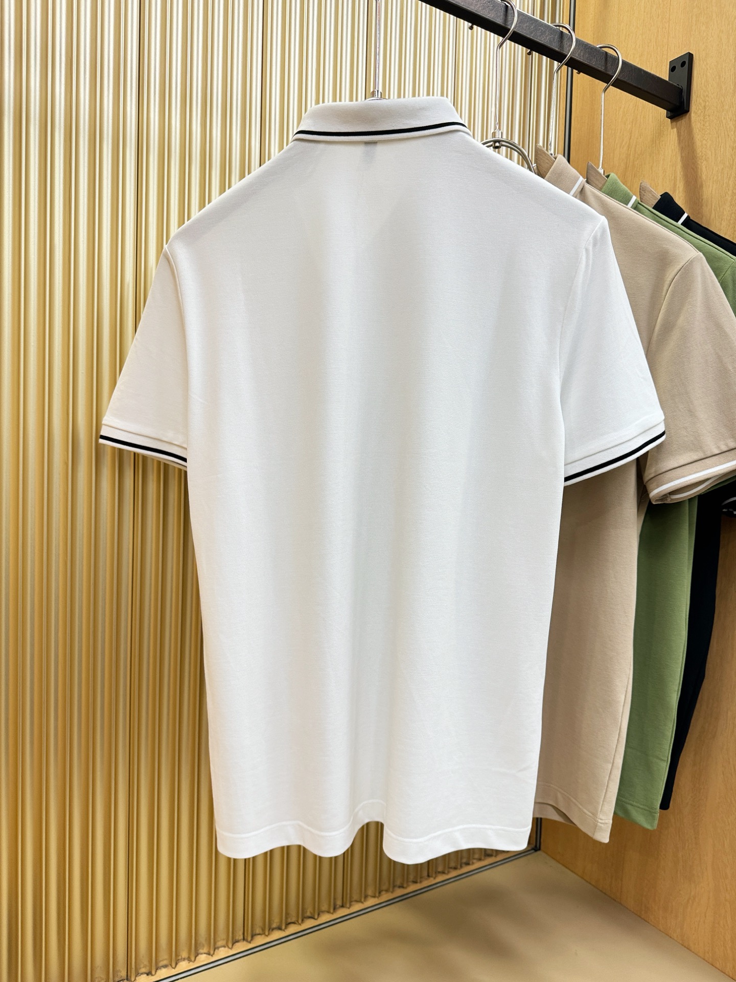 LV路易威登 2026春夏新款首发专柜最新款翻领短袖，珠地丝光棉面料，高端订制 设计前卫时尚！品牌log