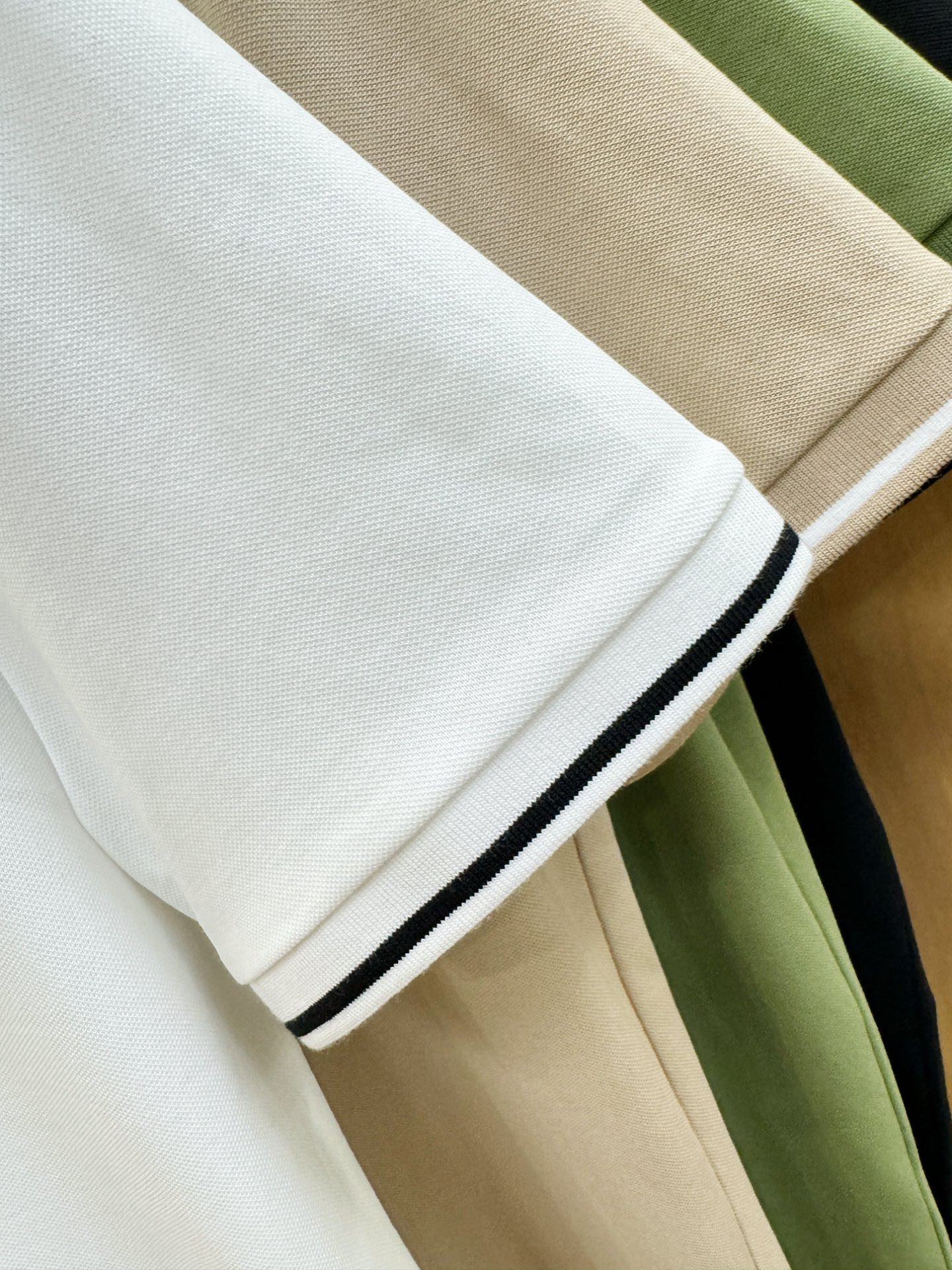 LV路易威登 2026春夏新款首发专柜最新款翻领短袖，珠地丝光棉面料，高端订制 设计前卫时尚！品牌log