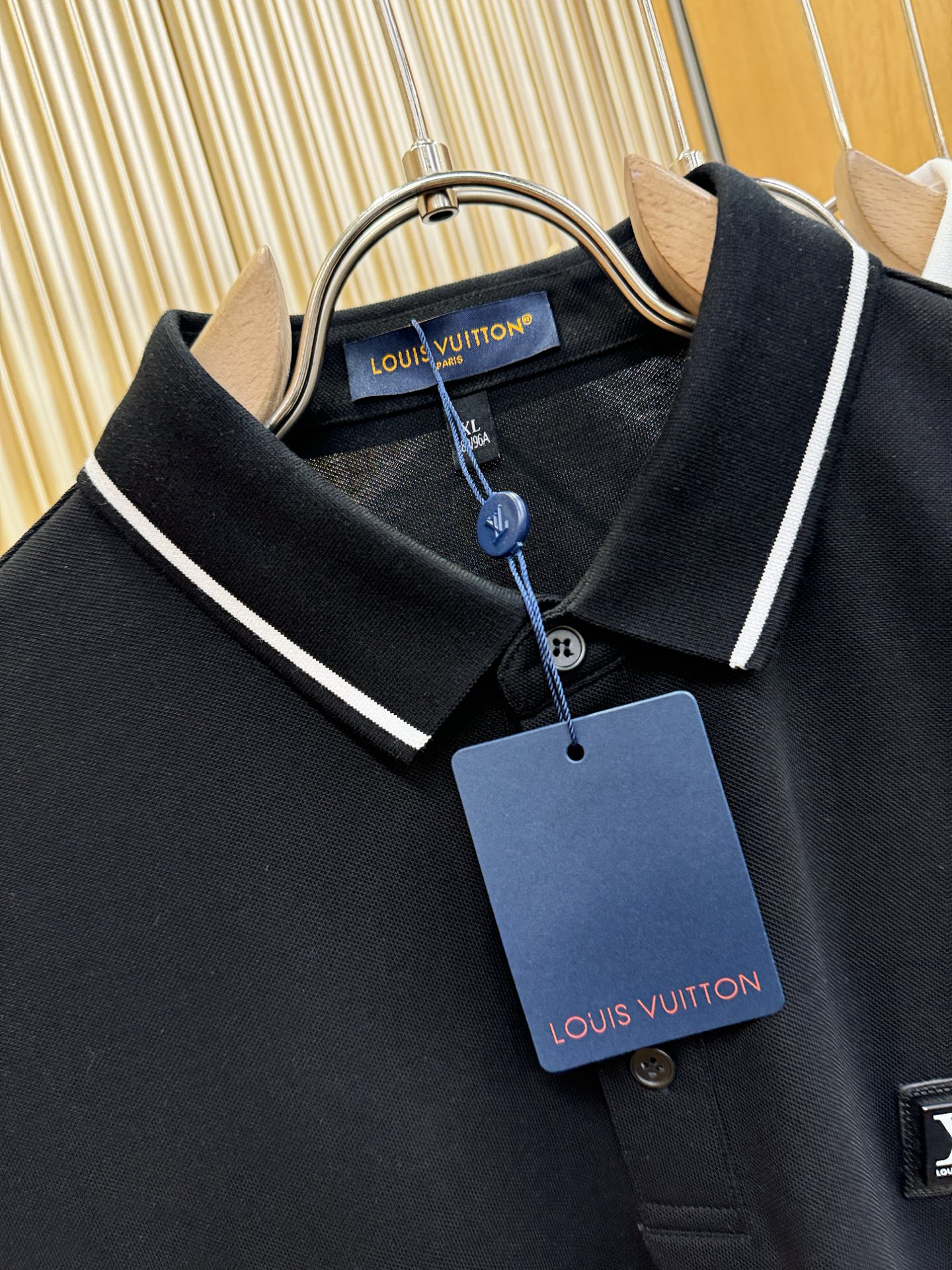 LV路易威登 2026春夏新款首发专柜最新款翻领短袖，珠地丝光棉面料，高端订制 设计前卫时尚！品牌log