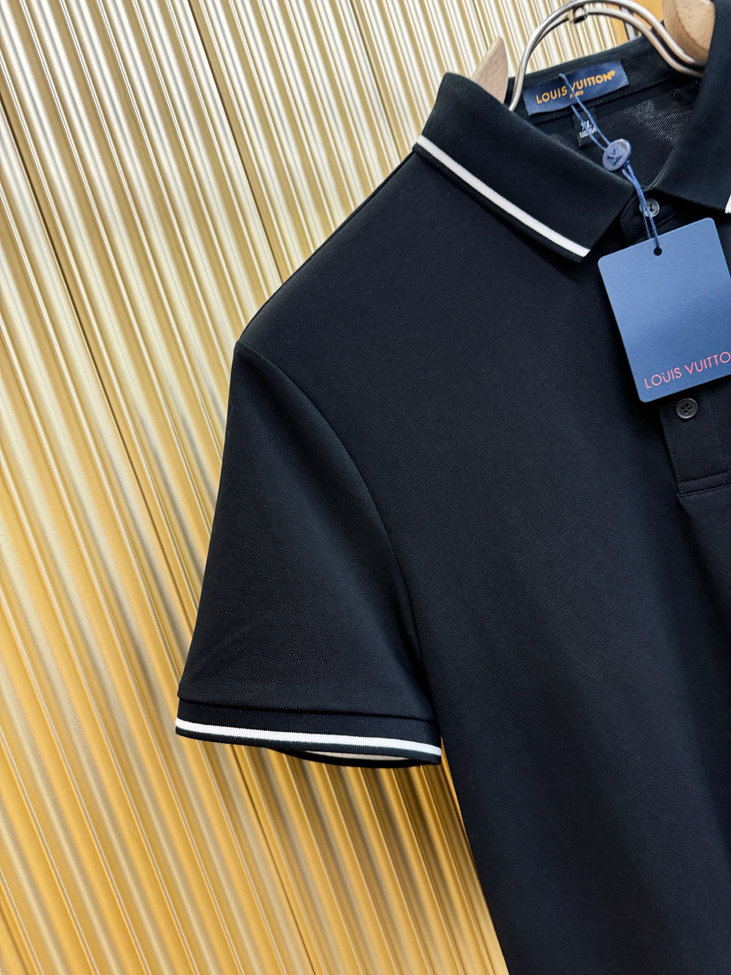 LV路易威登 2026春夏新款首发专柜最新款翻领短袖，珠地丝光棉面料，高端订制 设计前卫时尚！品牌log