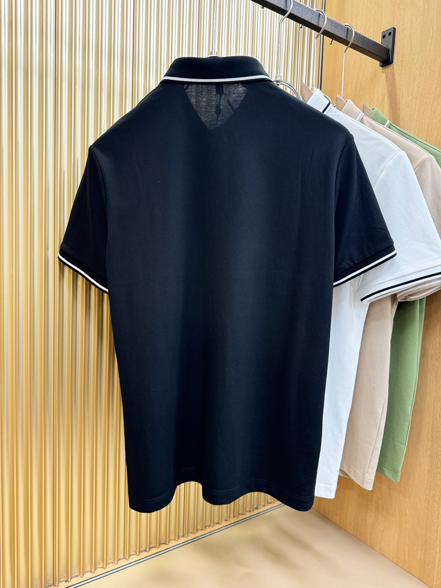 LV路易威登 2026春夏新款首发专柜最新款翻领短袖，珠地丝光棉面料，高端订制 设计前卫时尚！品牌log