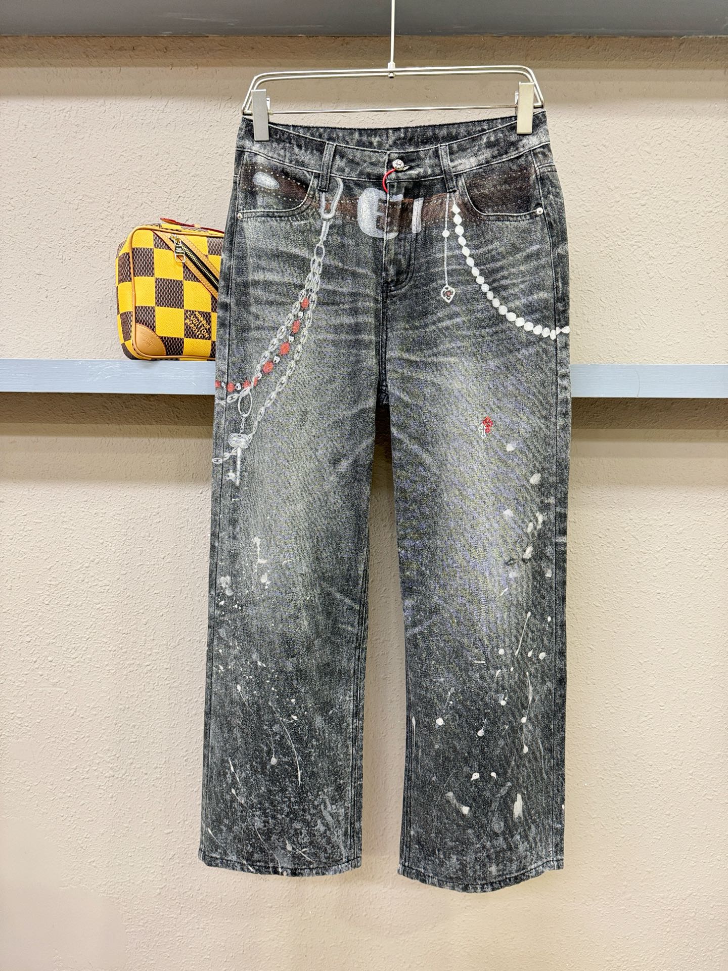 CHROME HEARTS 克罗心 专柜新品，原版牛仔裤 原版重工打造，品牌经典LOGO设计，三标齐全！