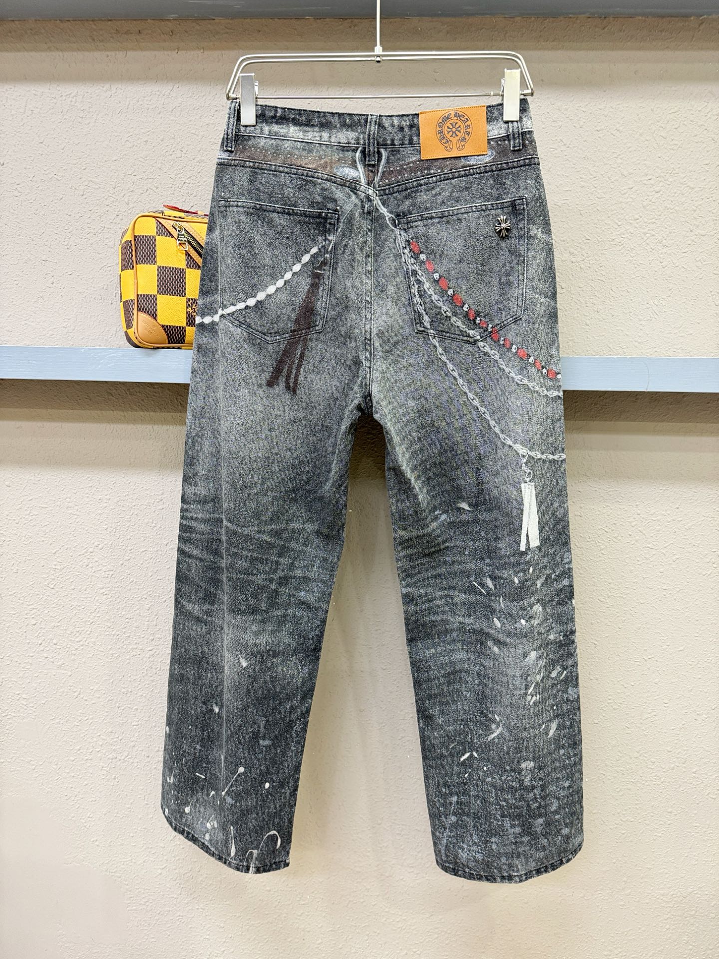 CHROME HEARTS 克罗心 专柜新品，原版牛仔裤 原版重工打造，品牌经典LOGO设计，三标齐全！