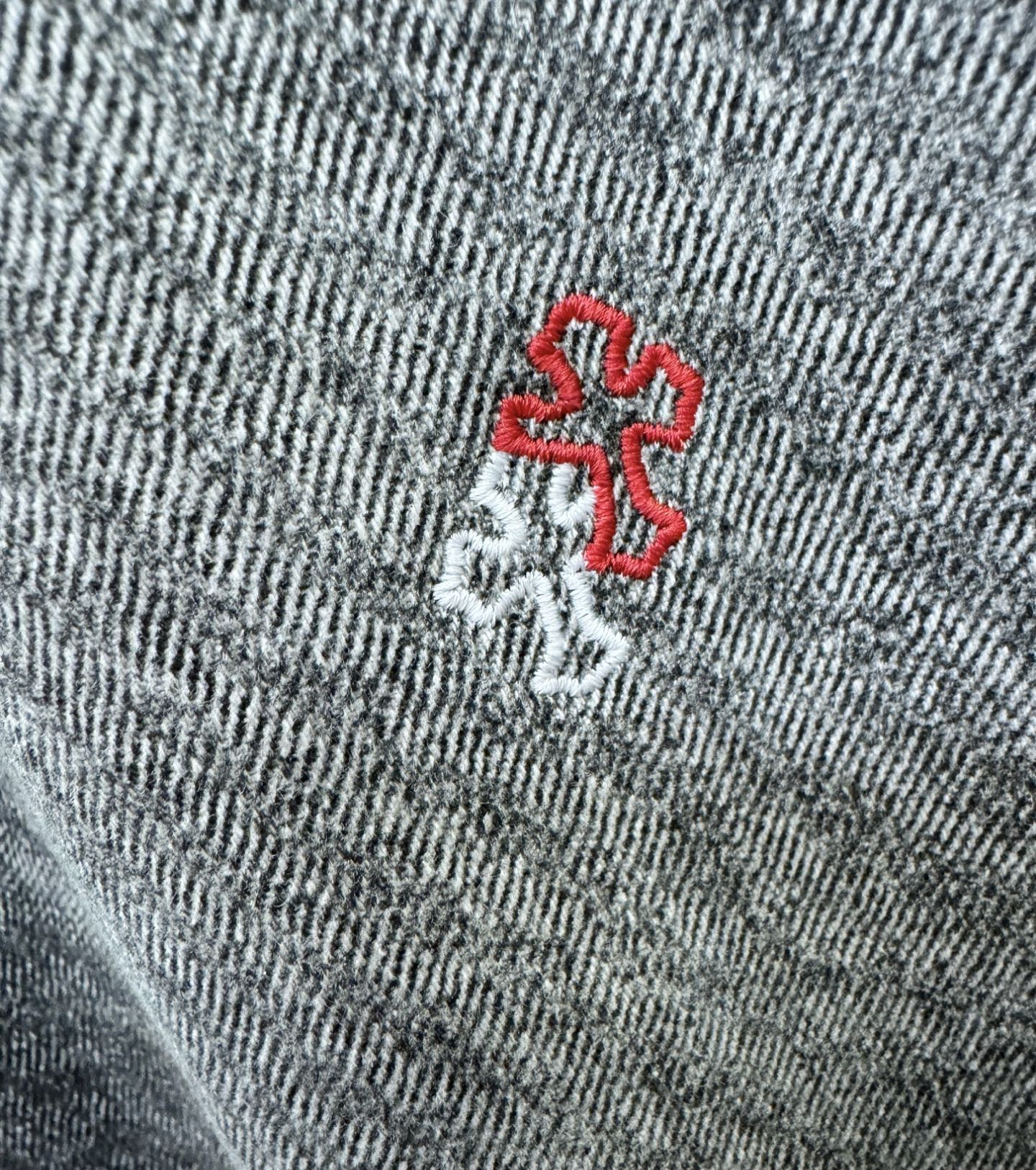 CHROME HEARTS 克罗心 专柜新品，原版牛仔裤 原版重工打造，品牌经典LOGO设计，三标齐全！