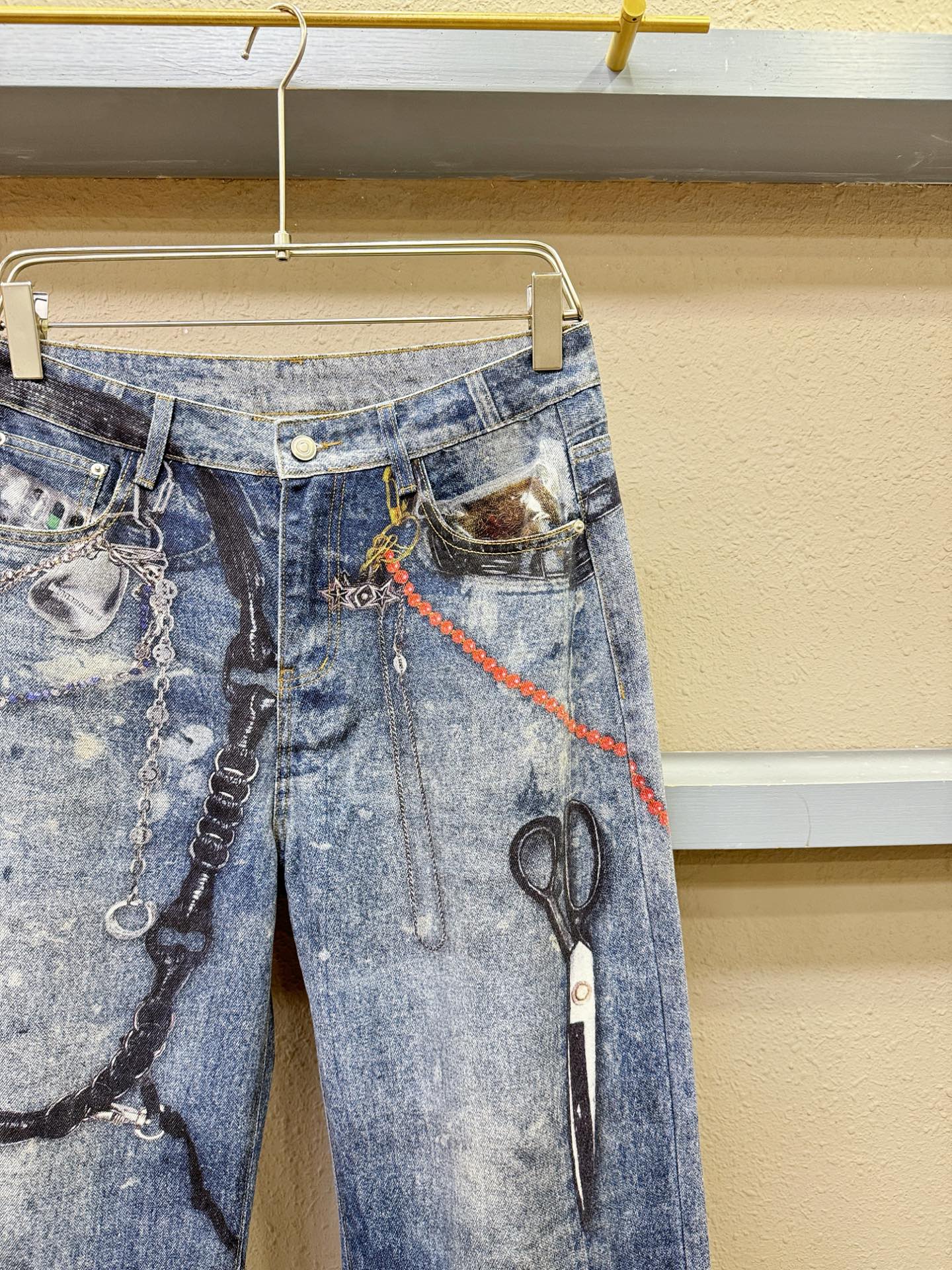 Acne Studlos 专柜新品，原版牛仔裤 原版重工打造，品牌经典LOGO设计，三标齐全！原版五金辅