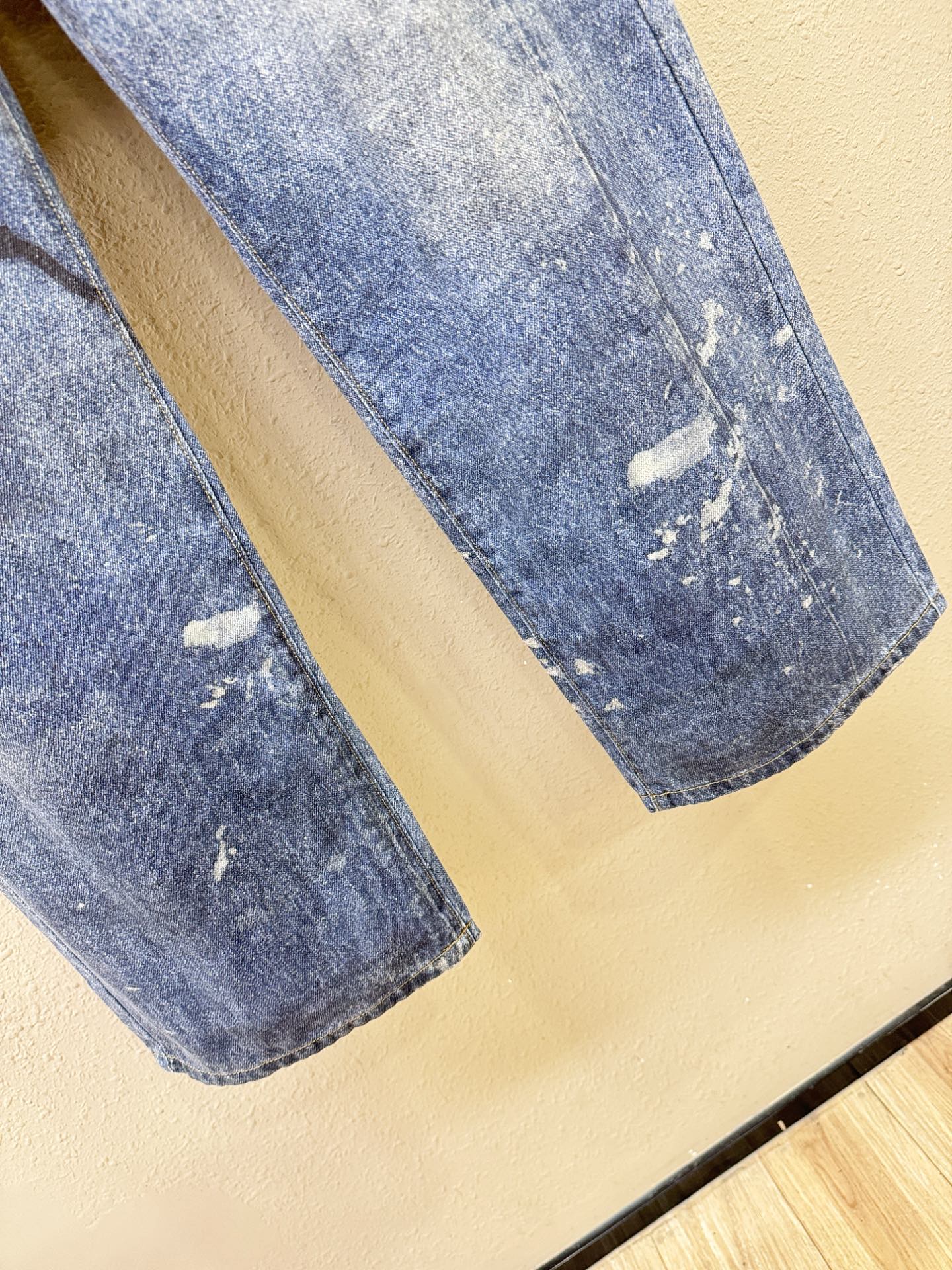 Acne Studlos 专柜新品，原版牛仔裤 原版重工打造，品牌经典LOGO设计，三标齐全！原版五金辅