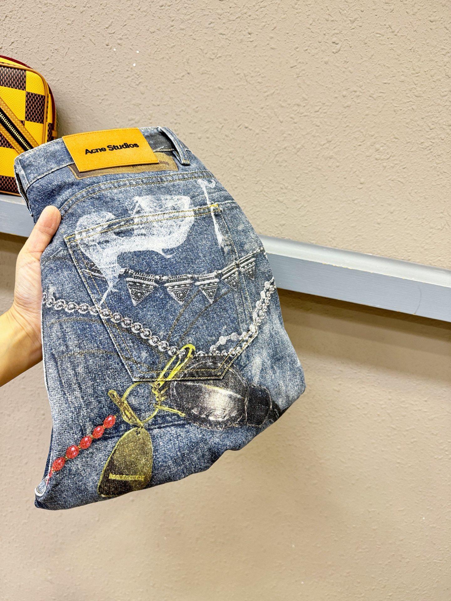 Acne Studlos 专柜新品，原版牛仔裤 原版重工打造，品牌经典LOGO设计，三标齐全！原版五金辅