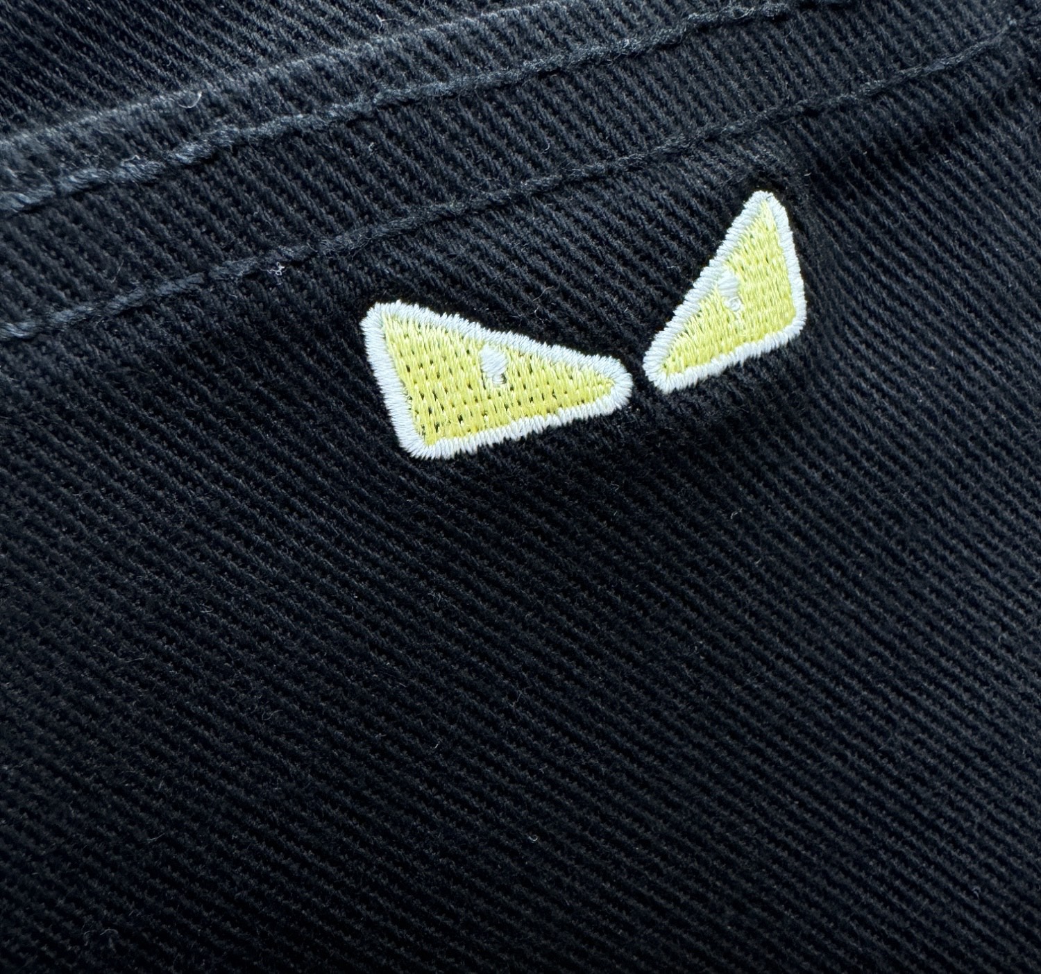 FENDI芬迪 专柜新品，原版牛仔裤 原版重工打造，品牌经典LOGO设计，三标齐全！原版五金辅料。专柜定