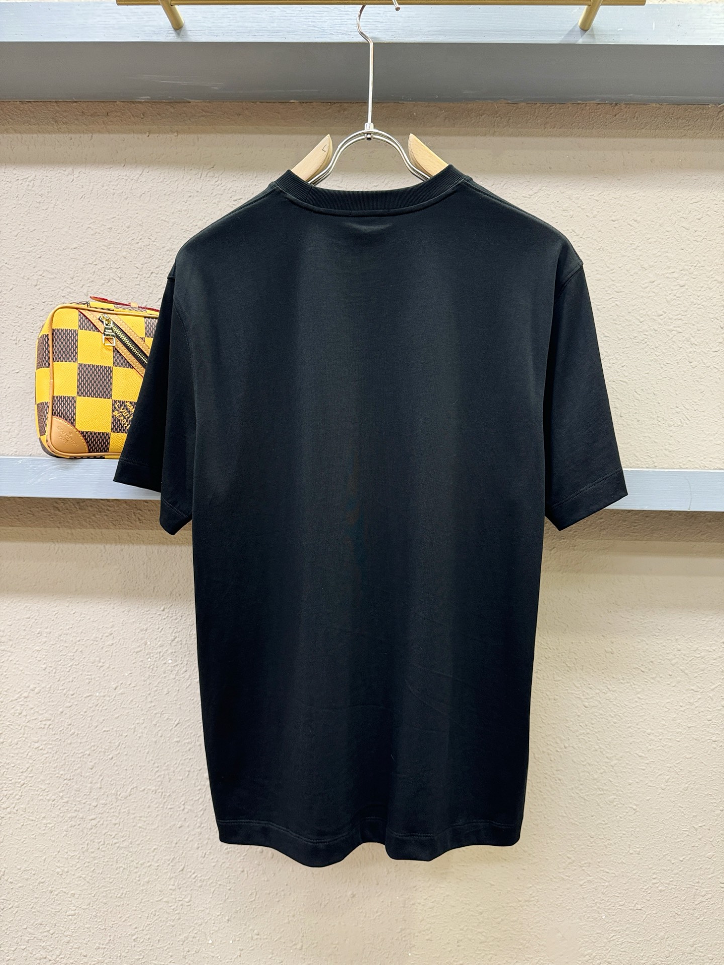 FENDI芬迪 2026新款短袖T恤！走秀图案时尚休闲短袖T恤衫！设计logo设计！极具设计精选客供面料