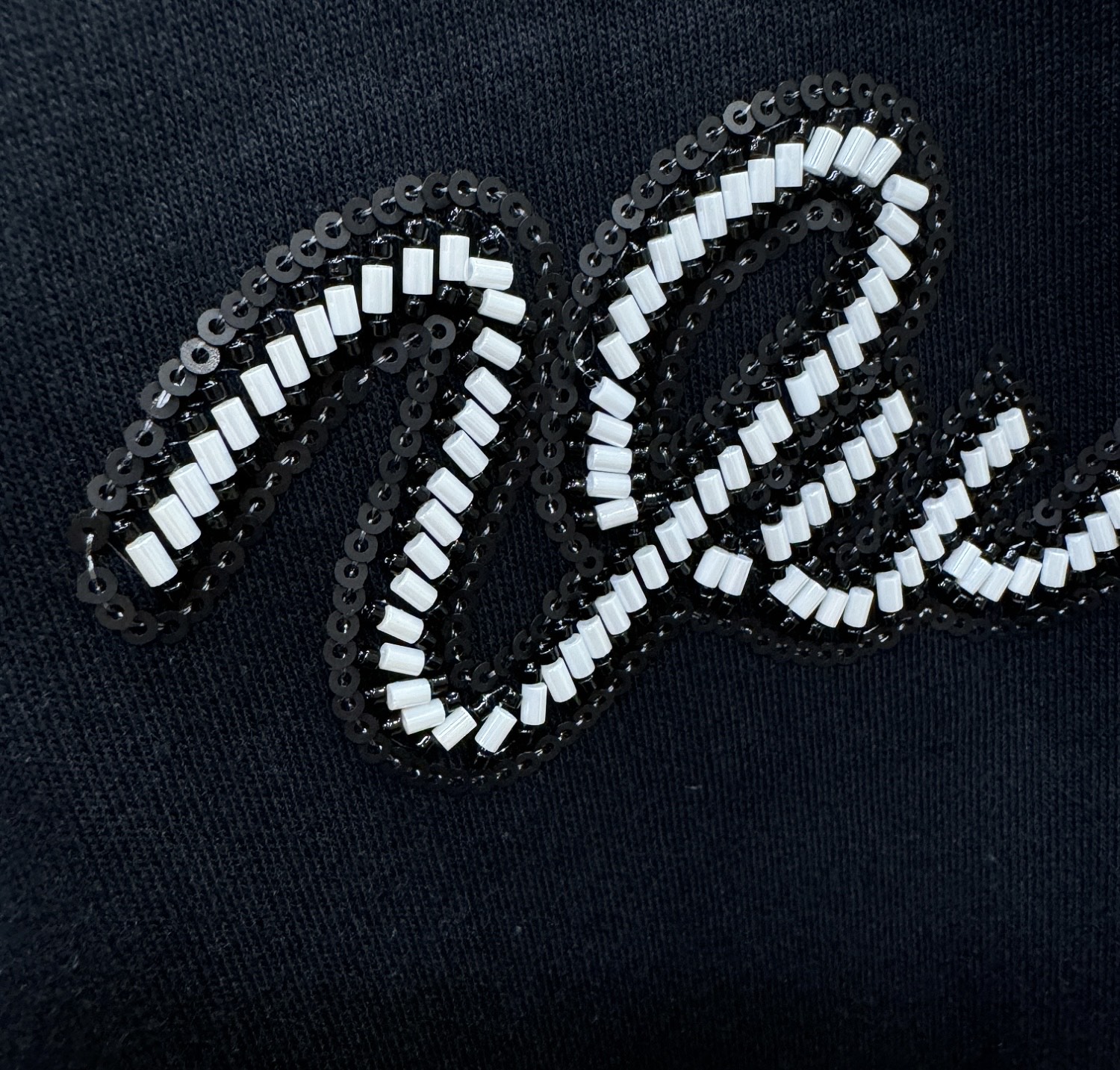 LV路易威登 2026新款短袖T恤！走秀图案时尚休闲短袖T恤衫！设计logo设计！极具设计精选客供面料，