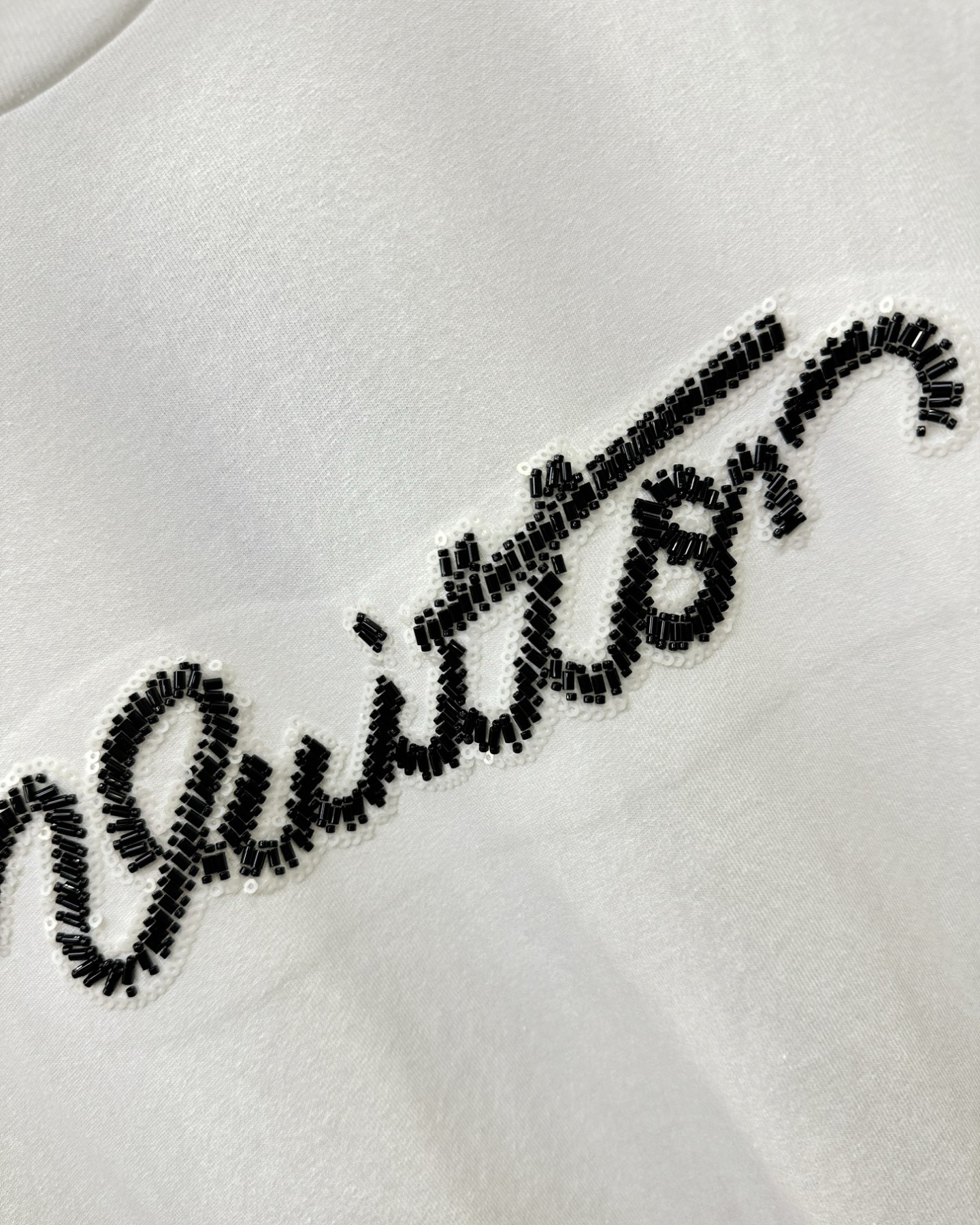 LV路易威登 2026新款短袖T恤！走秀图案时尚休闲短袖T恤衫！设计logo设计！极具设计精选客供面料，