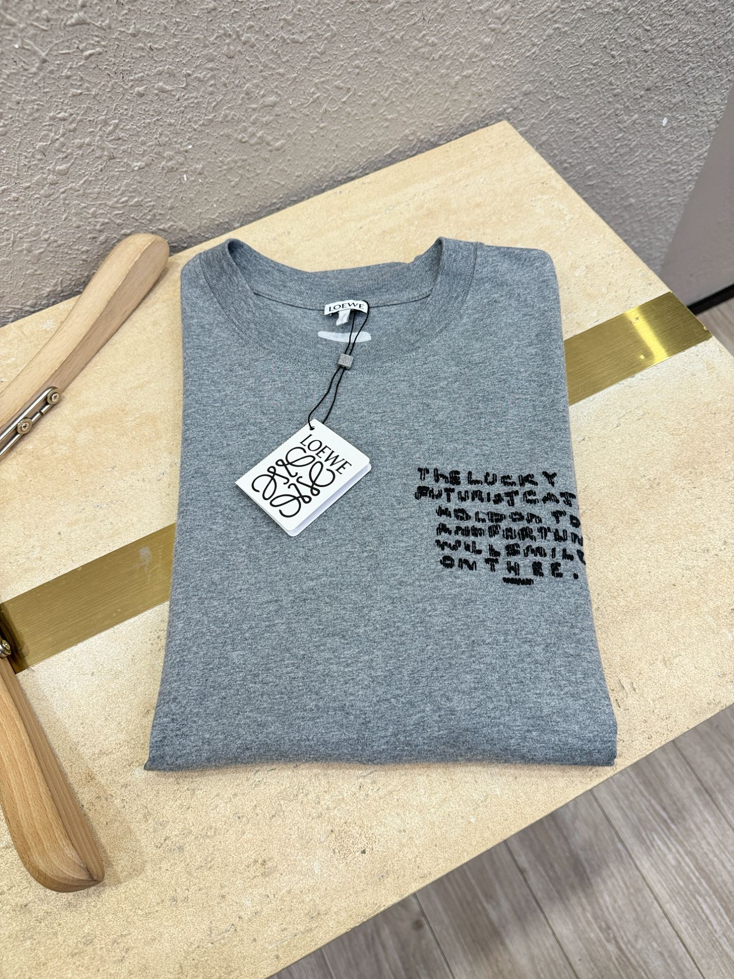 LOEWE罗意威 2026新款短袖T恤！走秀图案时尚休闲短袖T恤衫！设计logo设计！极具设计精选客供面