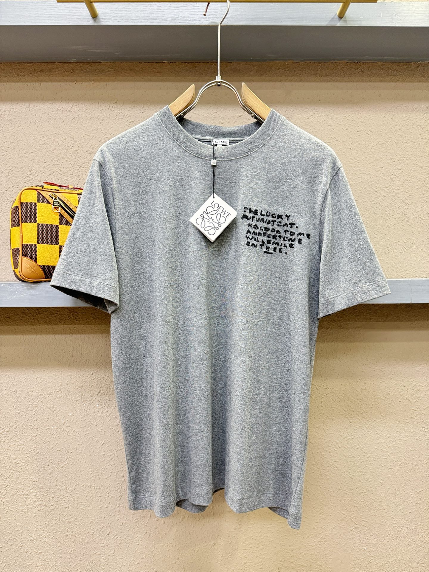 LOEWE罗意威 2026新款短袖T恤！走秀图案时尚休闲短袖T恤衫！设计logo设计！极具设计精选客供面