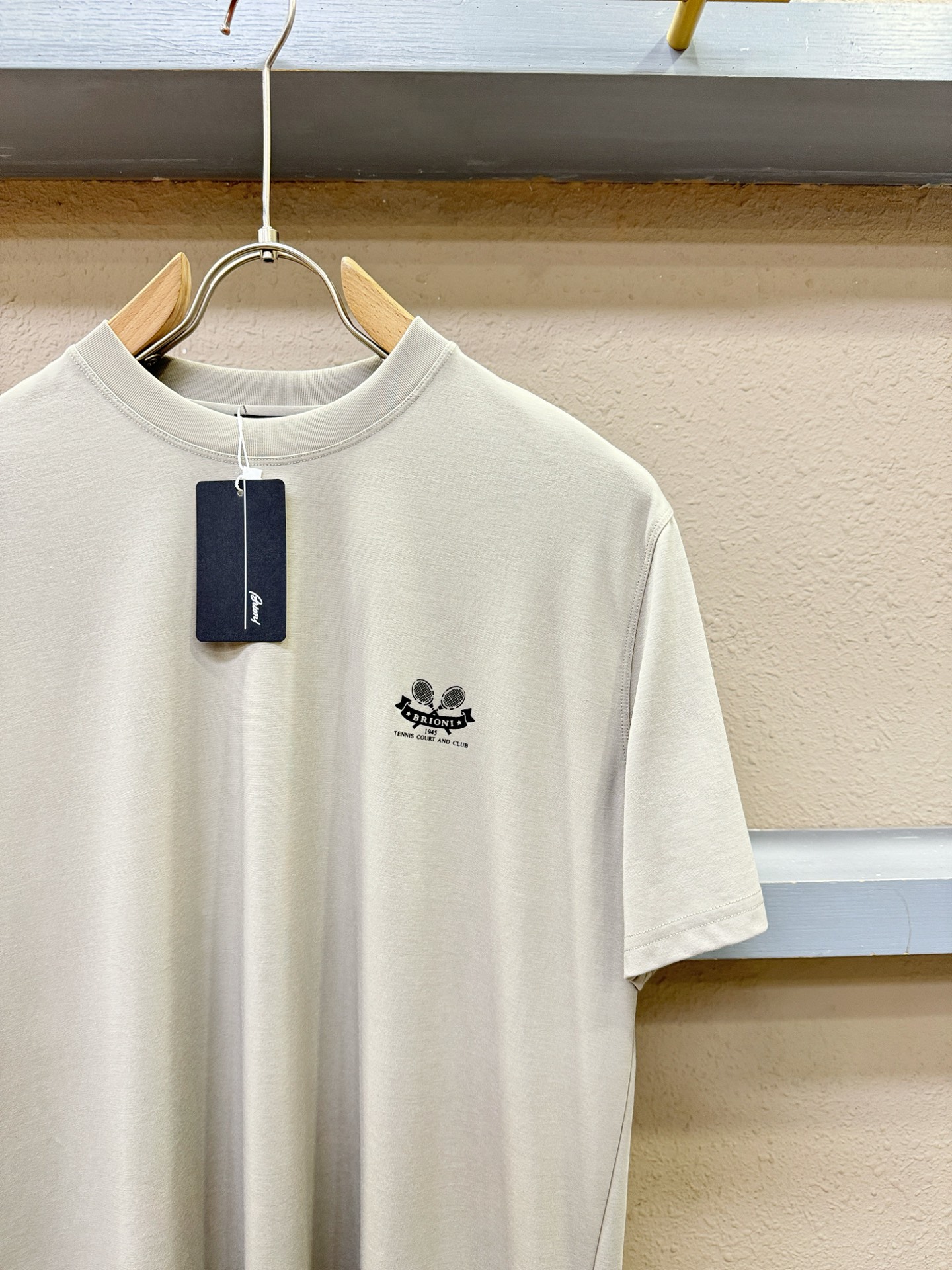 Brioni 布里奥尼 顶级品质 2026新品短袖！原版定制面料，手感柔软。顶级进口私货，时尚设计潮流短