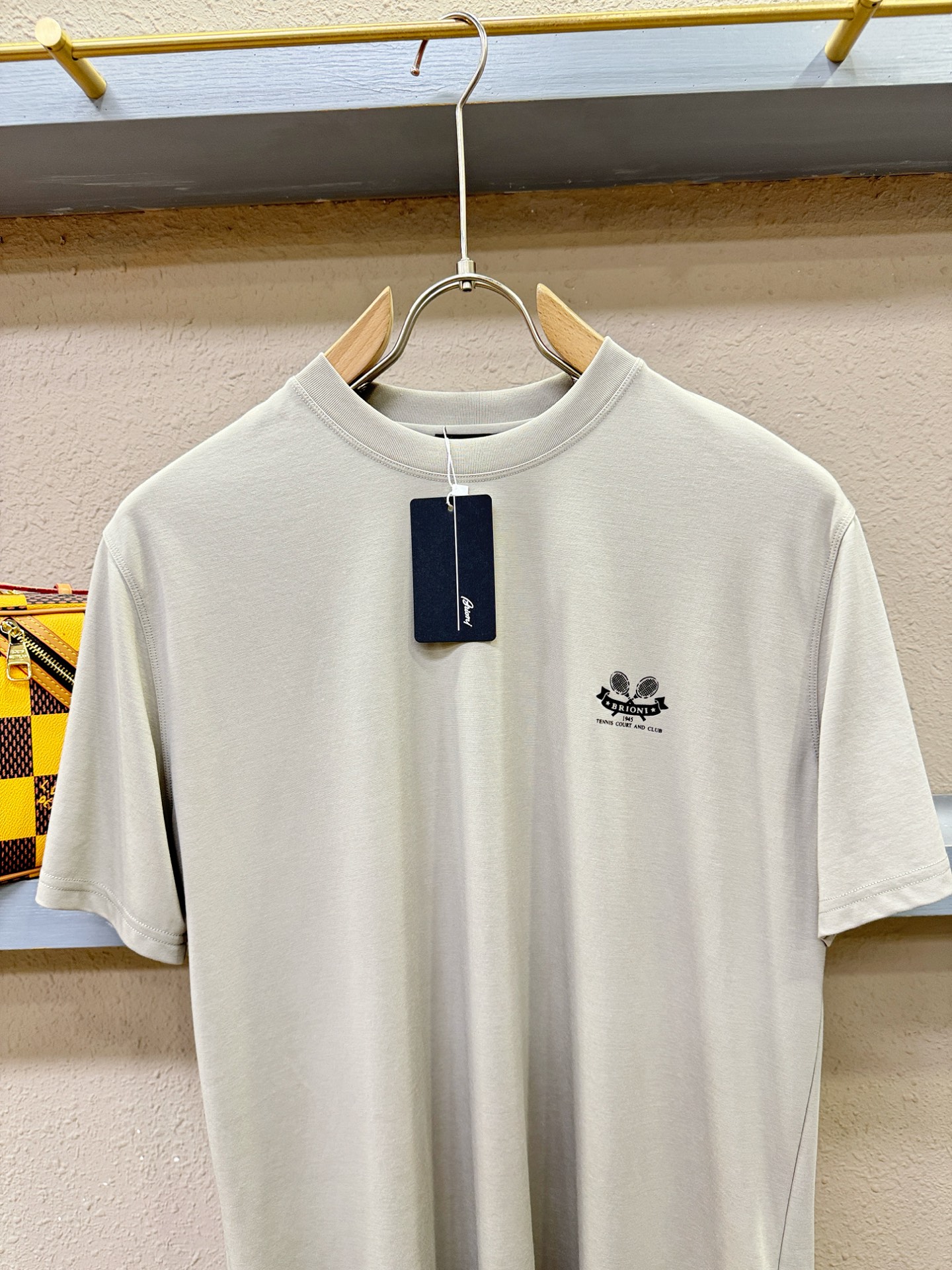 Brioni 布里奥尼 顶级品质 2026新品短袖！原版定制面料，手感柔软。顶级进口私货，时尚设计潮流短