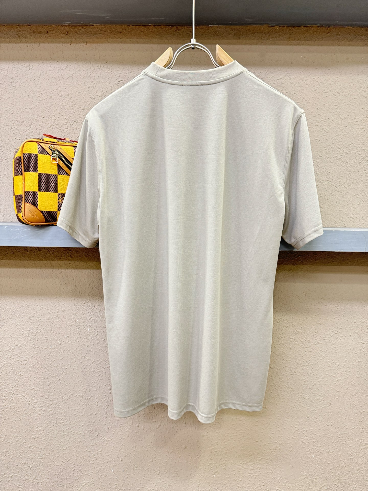 Brioni 布里奥尼 顶级品质 2026新品短袖！原版定制面料，手感柔软。顶级进口私货，时尚设计潮流短