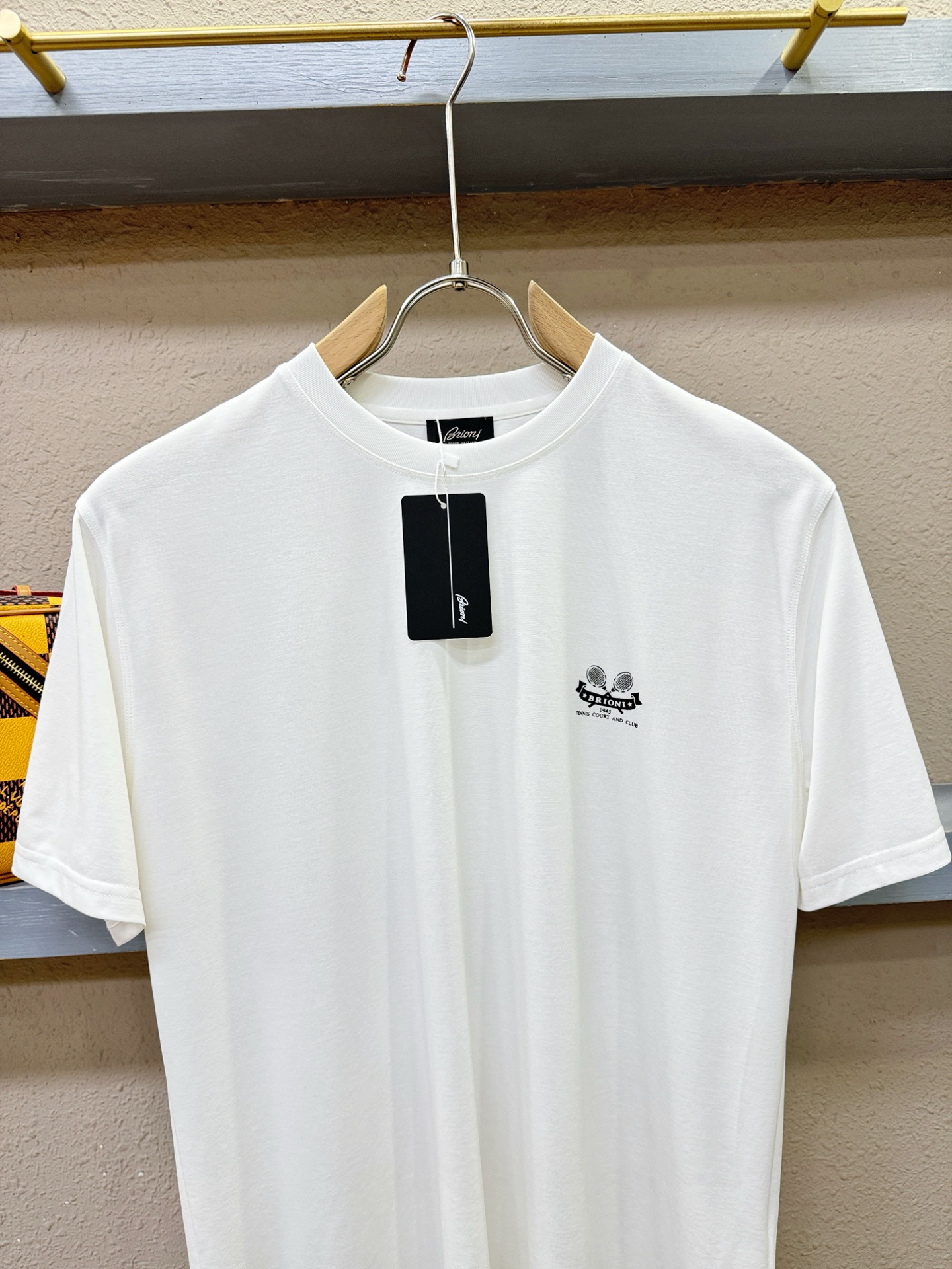 Brioni 布里奥尼 顶级品质 2026新品短袖！原版定制面料，手感柔软。顶级进口私货，时尚设计潮流短