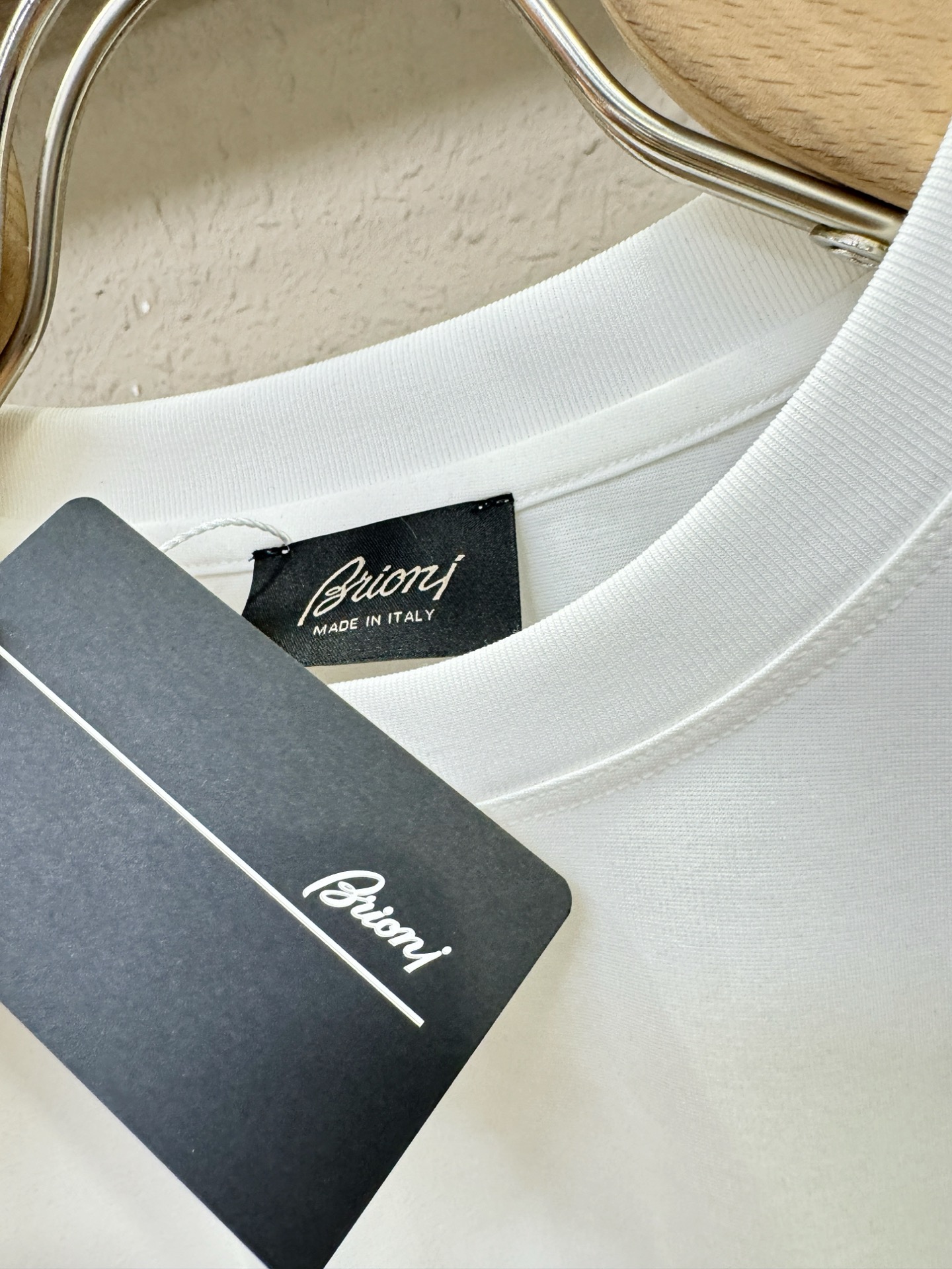 Brioni 布里奥尼 顶级品质 2026新品短袖！原版定制面料，手感柔软。顶级进口私货，时尚设计潮流短