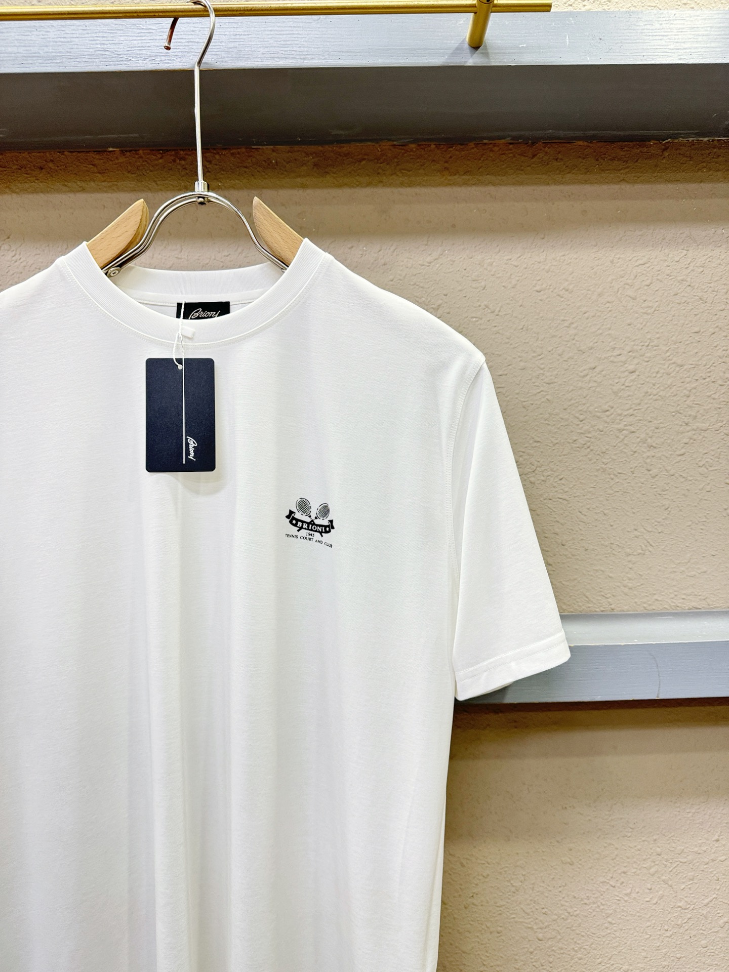 Brioni 布里奥尼 顶级品质 2026新品短袖！原版定制面料，手感柔软。顶级进口私货，时尚设计潮流短