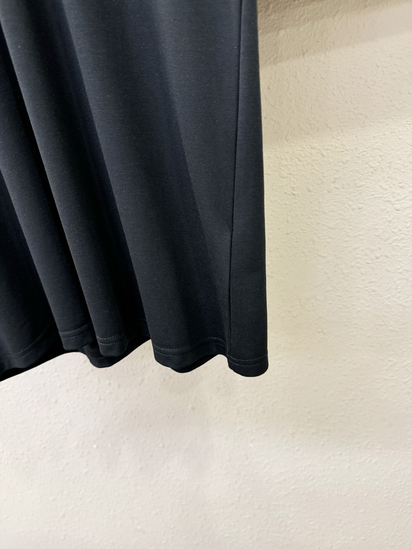 Brioni 布里奥尼 顶级品质 2026新品短袖！原版定制面料，手感柔软。顶级进口私货，时尚设计潮流短