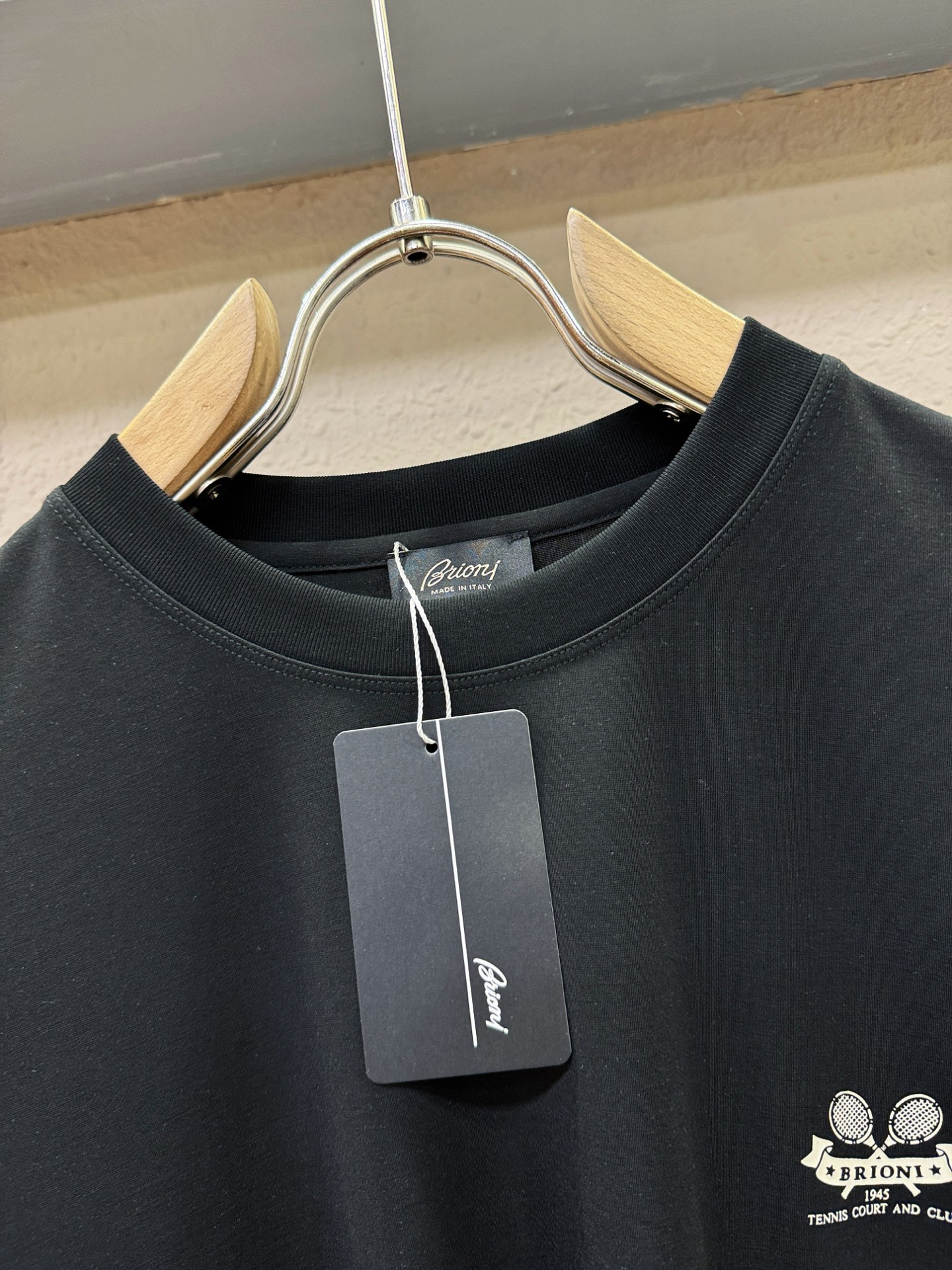 Brioni 布里奥尼 顶级品质 2026新品短袖！原版定制面料，手感柔软。顶级进口私货，时尚设计潮流短