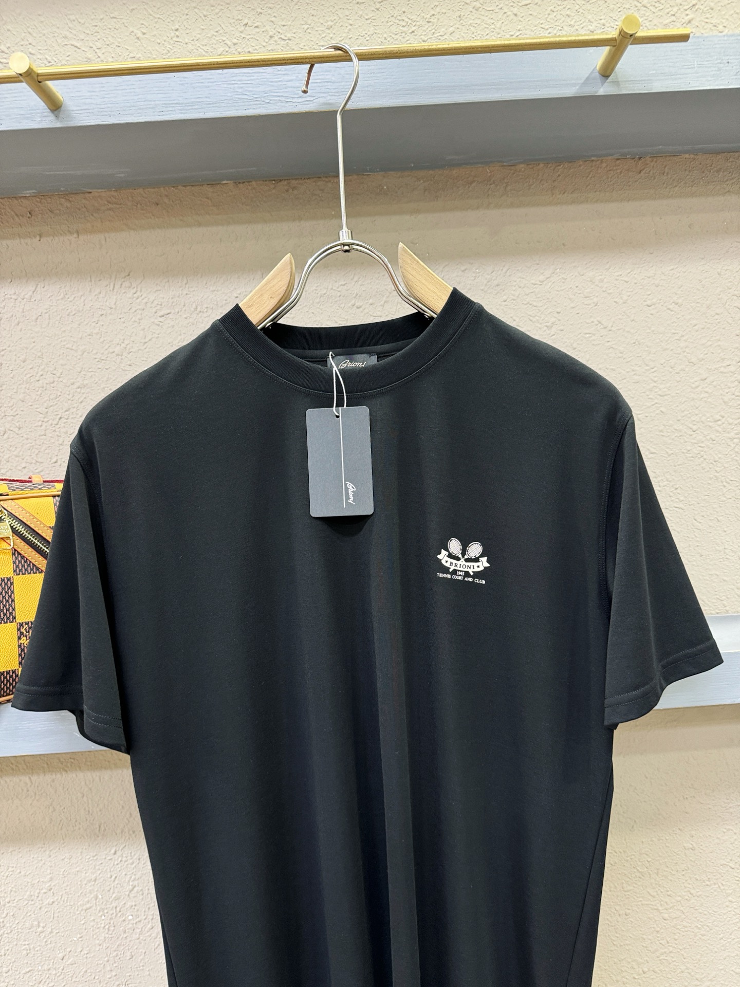 Brioni 布里奥尼 顶级品质 2026新品短袖！原版定制面料，手感柔软。顶级进口私货，时尚设计潮流短